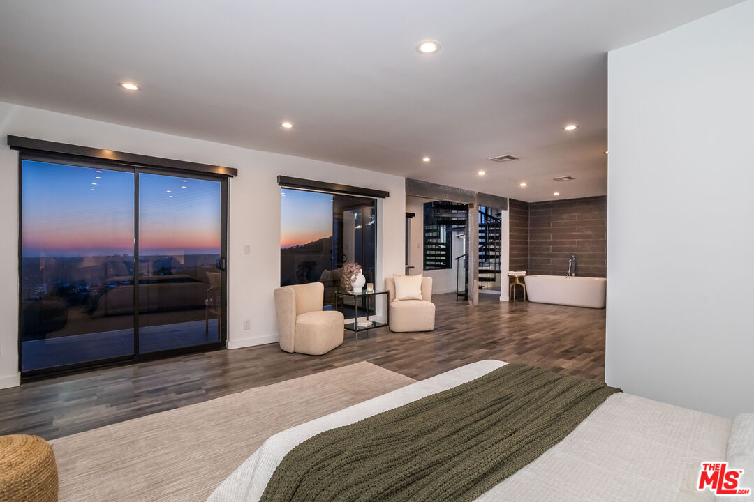8506 Magnolia Dr