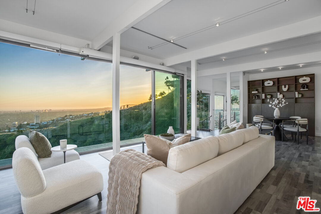 8506 Magnolia Dr