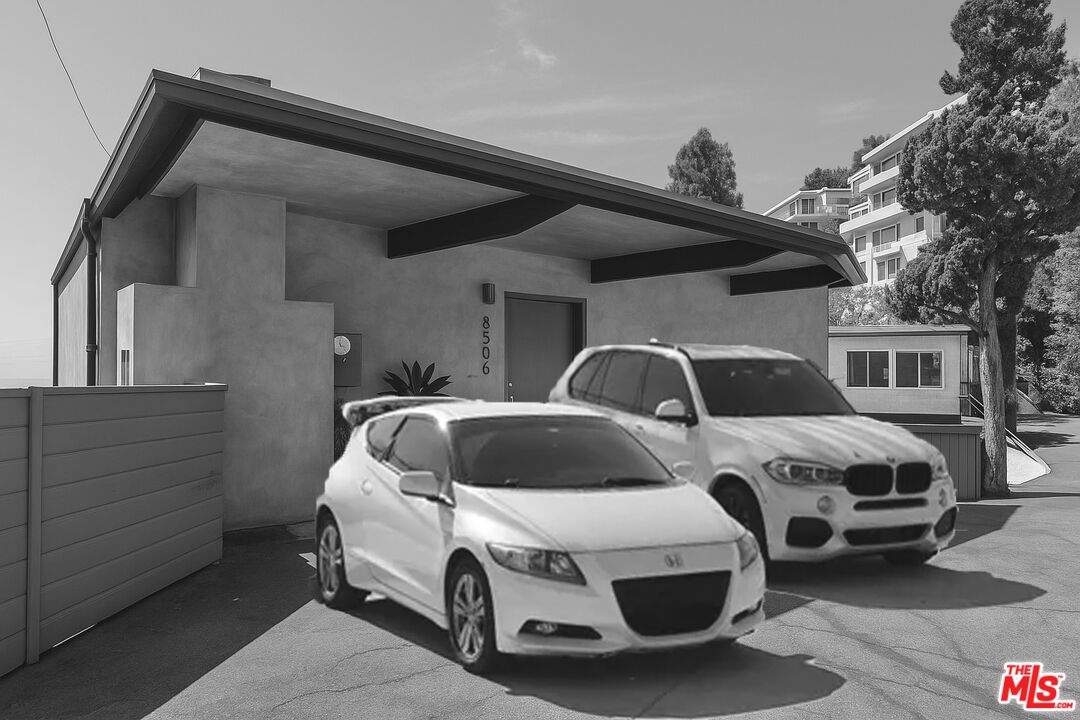 8506 Magnolia Dr