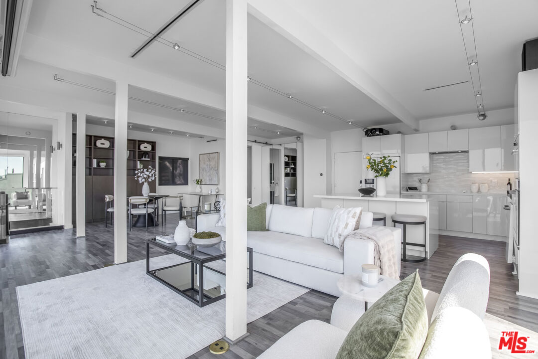 8506 Magnolia Dr