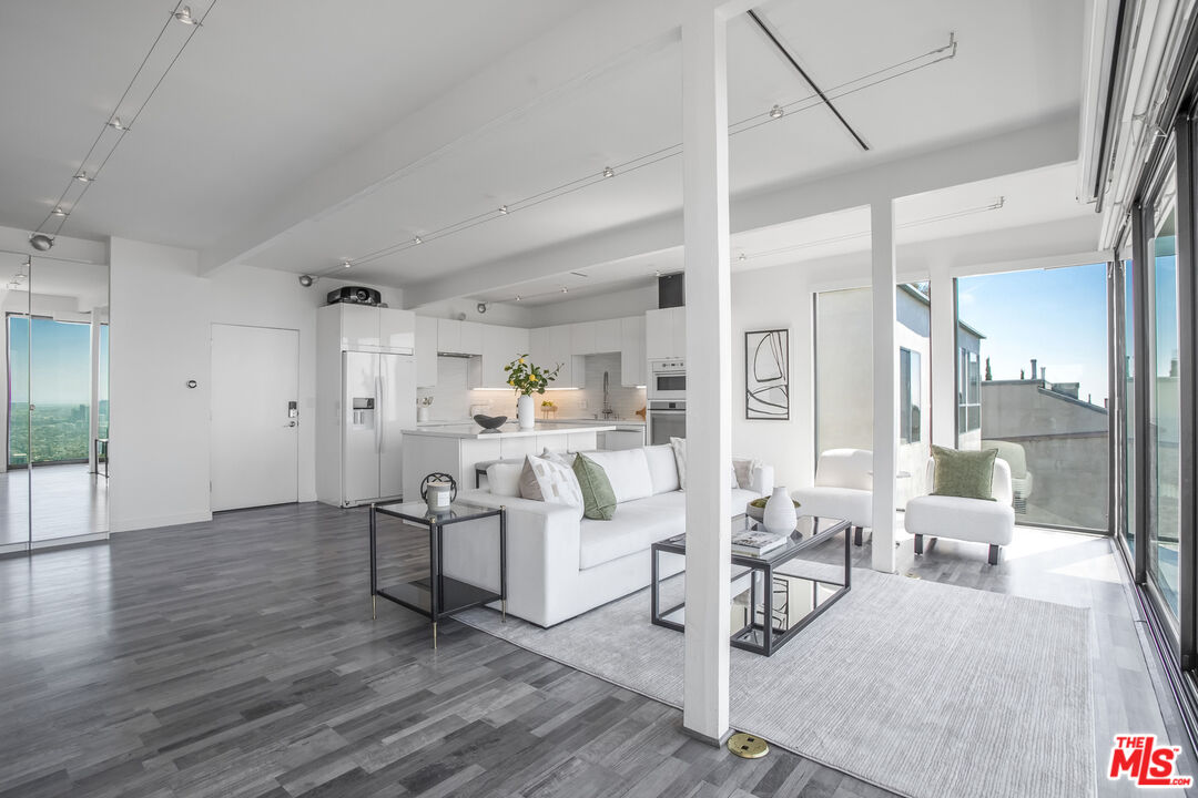 8506 Magnolia Dr