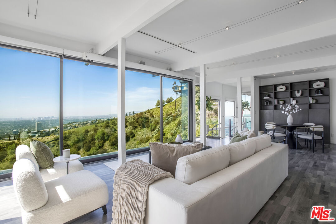 8506 Magnolia Dr