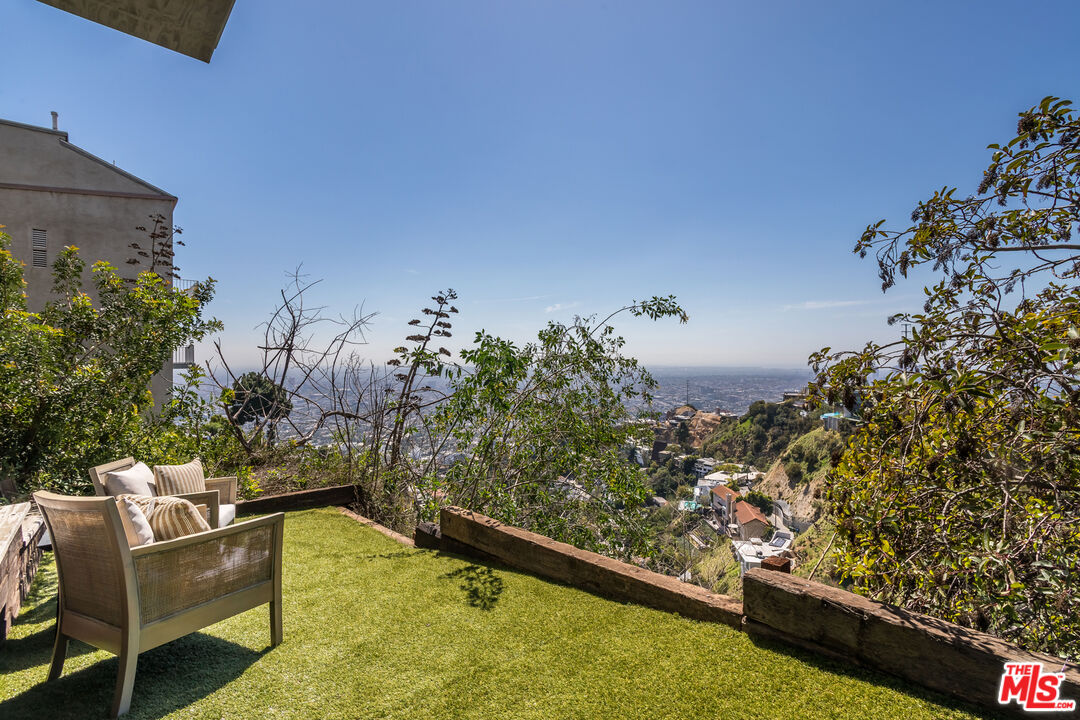 8506 Magnolia Dr