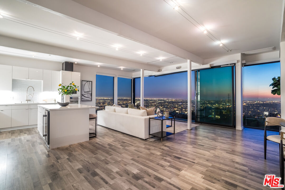 8506 Magnolia Dr