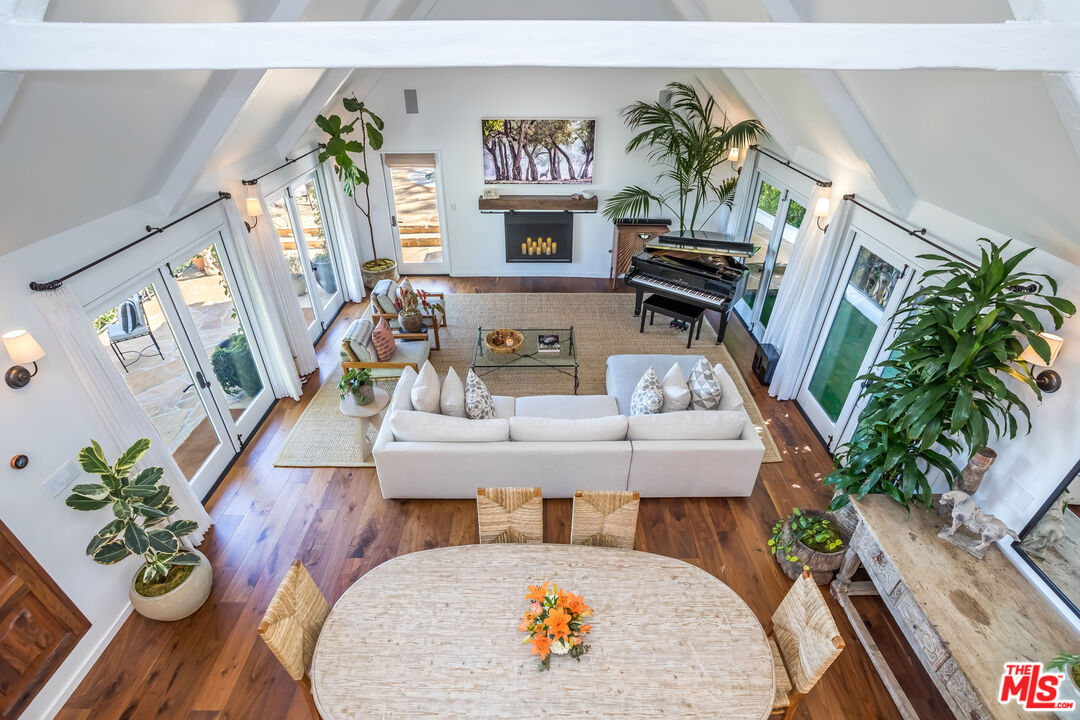 8148 Mannix Dr