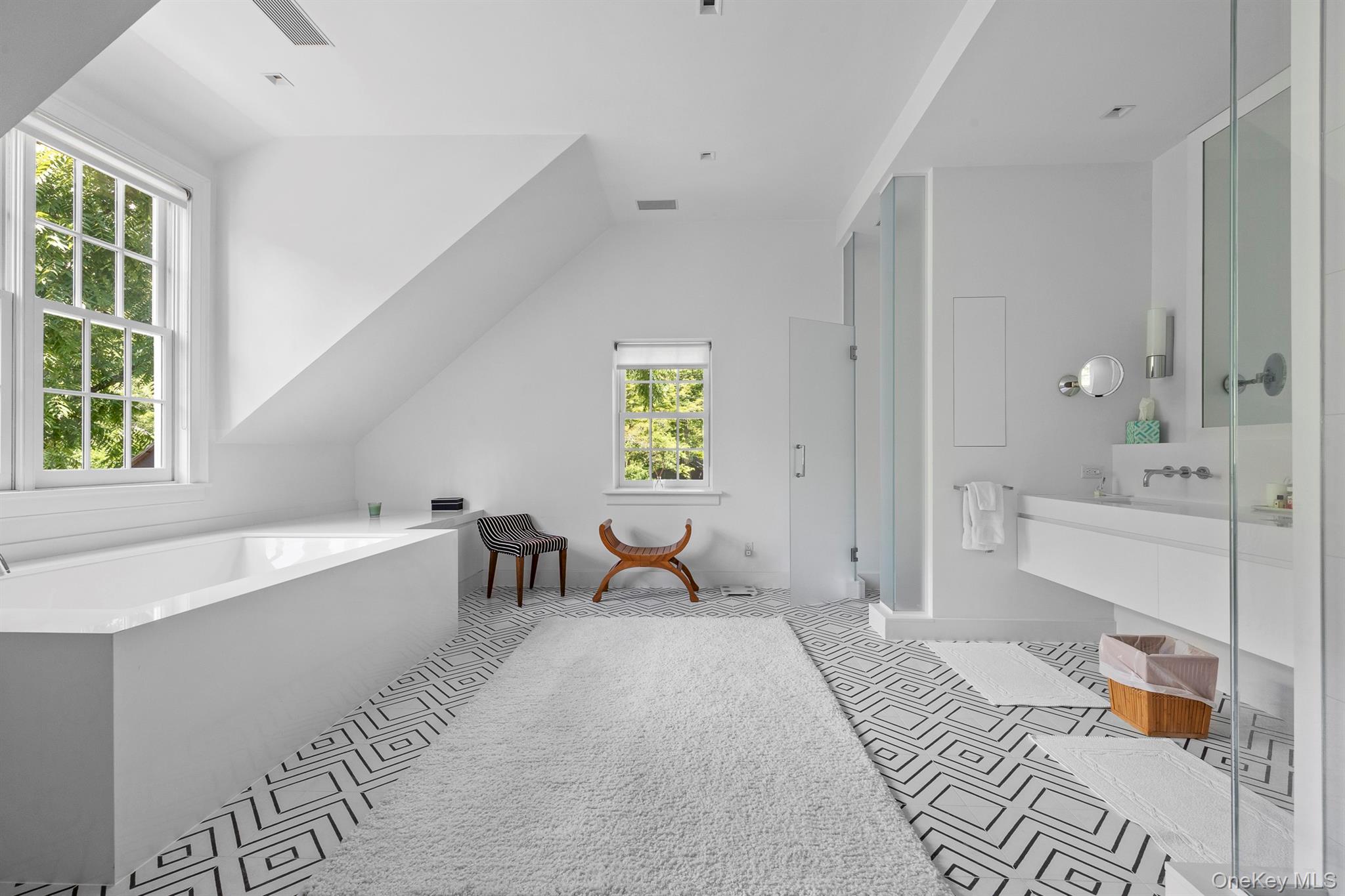 176 Schoolhouse Road