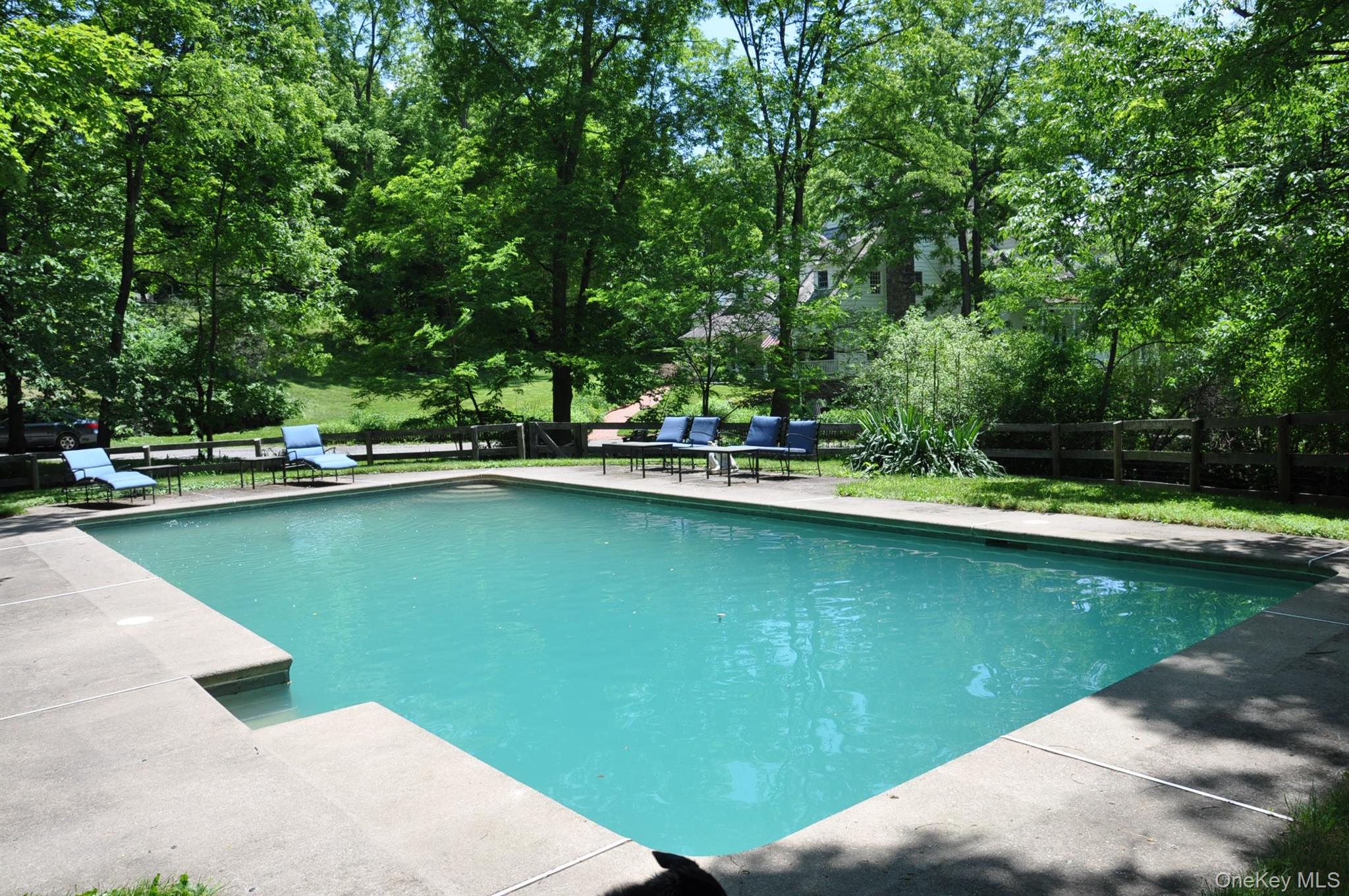 176 Schoolhouse Road