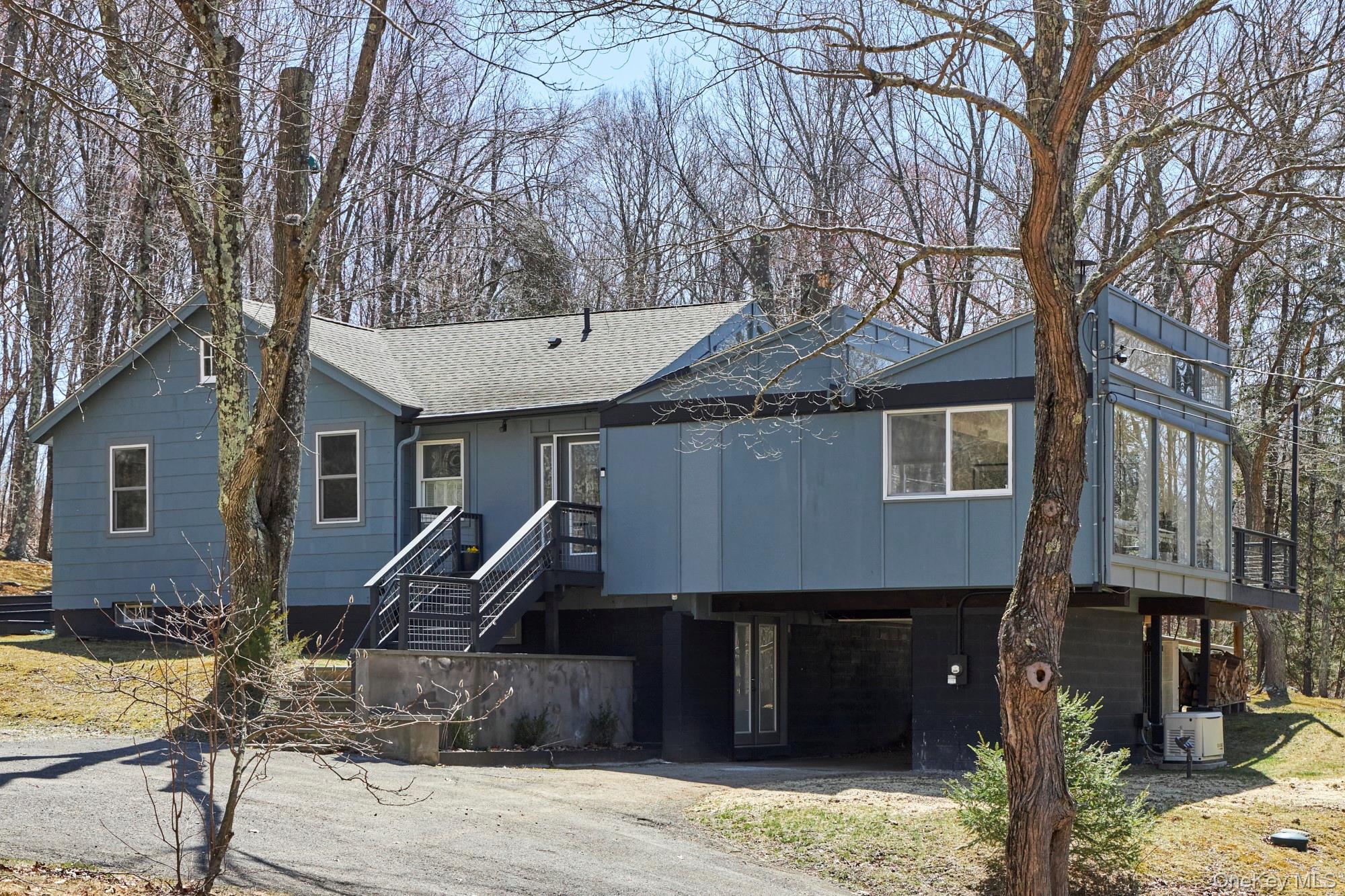 611 N Clove Road