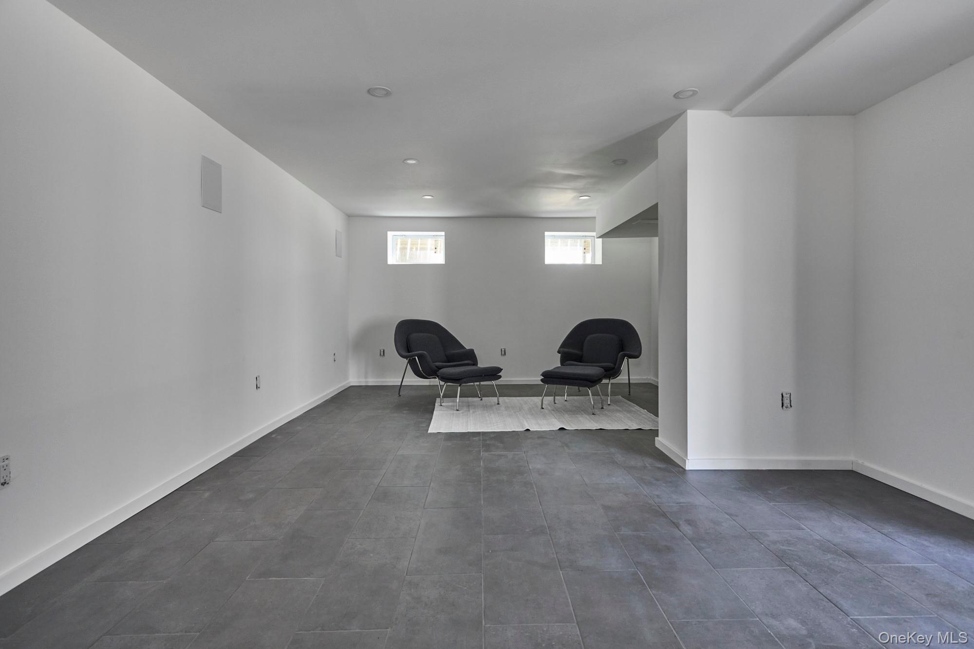 611 N Clove Road