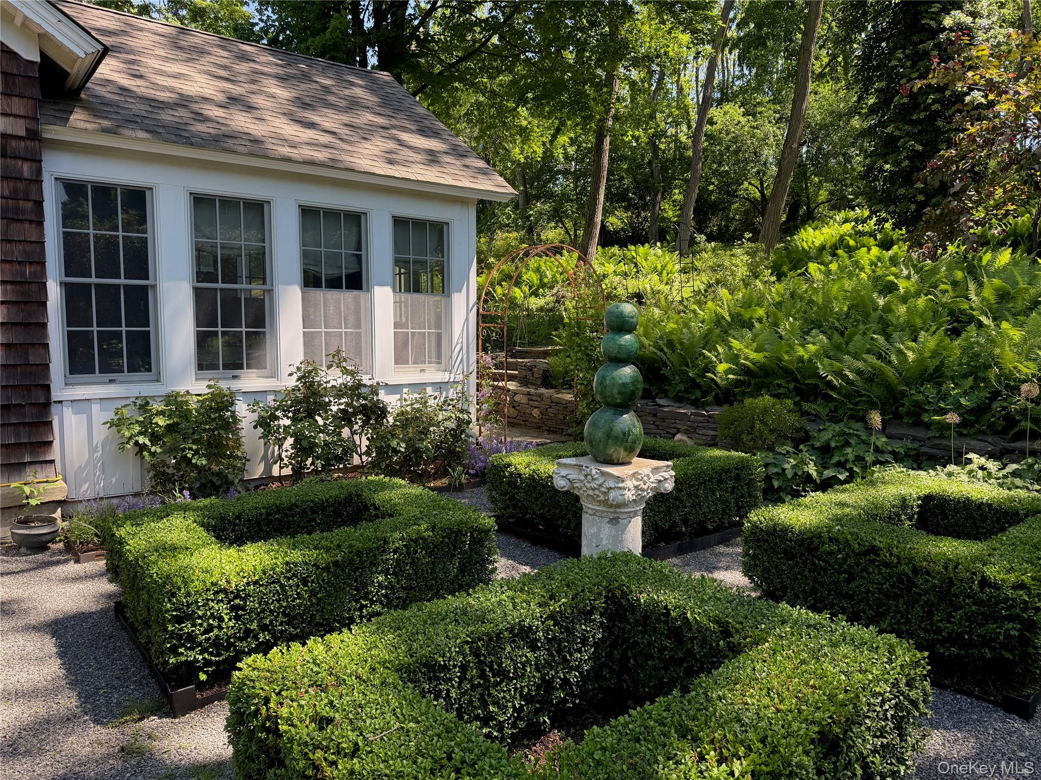 20 Taintor Way