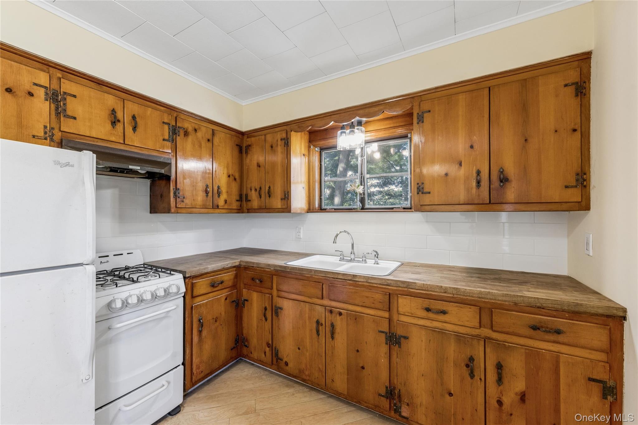 36 Lakeview Court