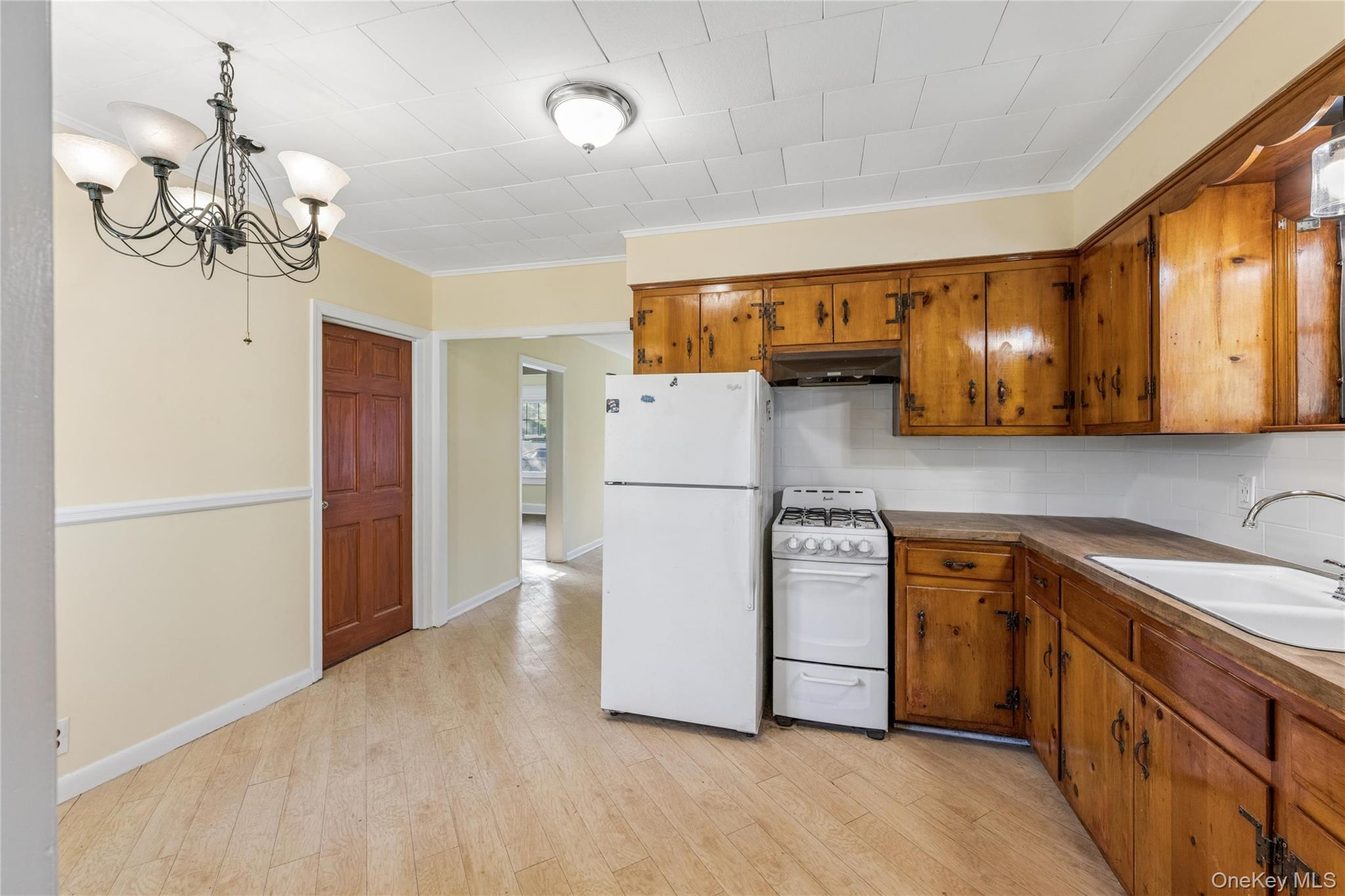 36 Lakeview Court