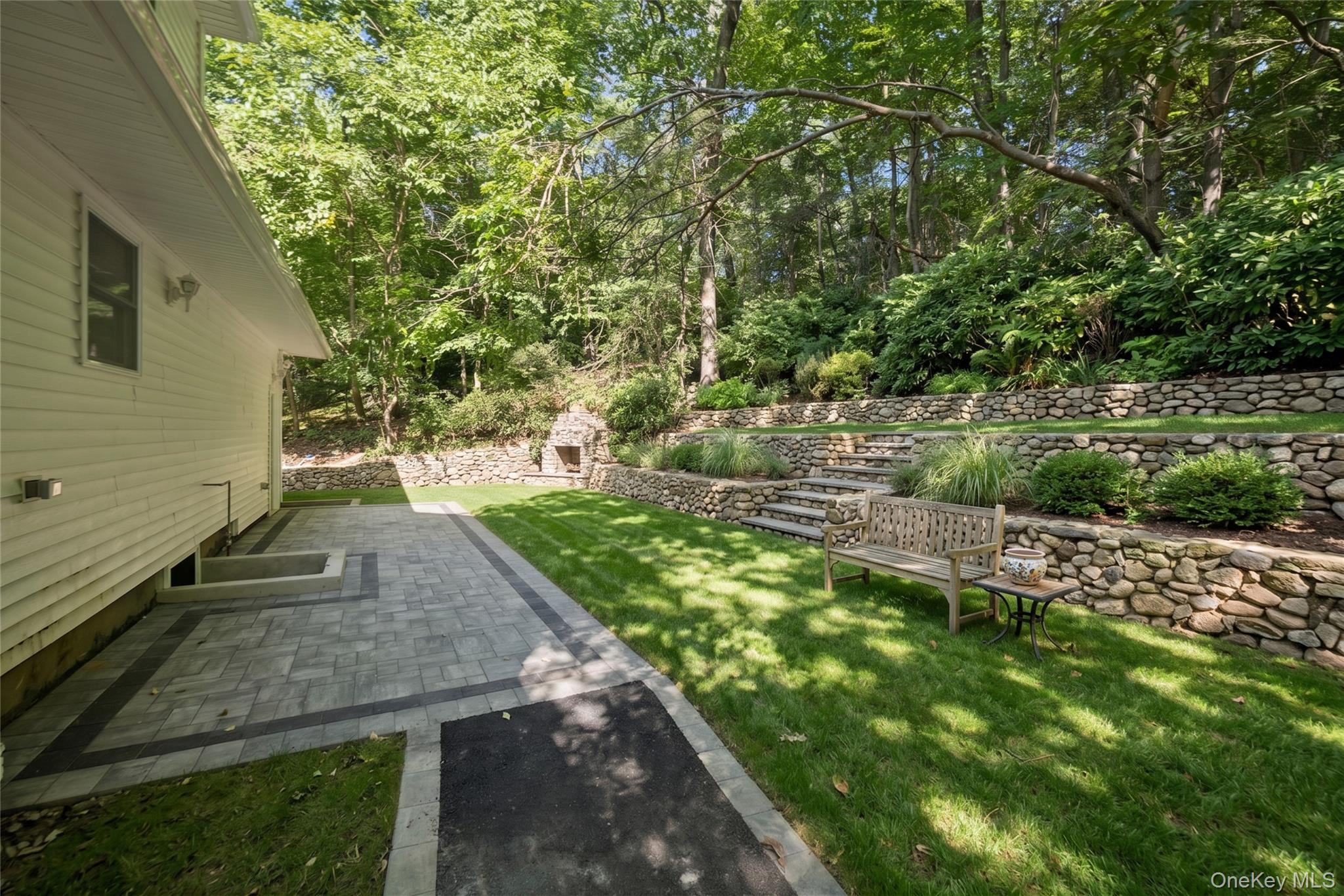128 Crooked Hill Road