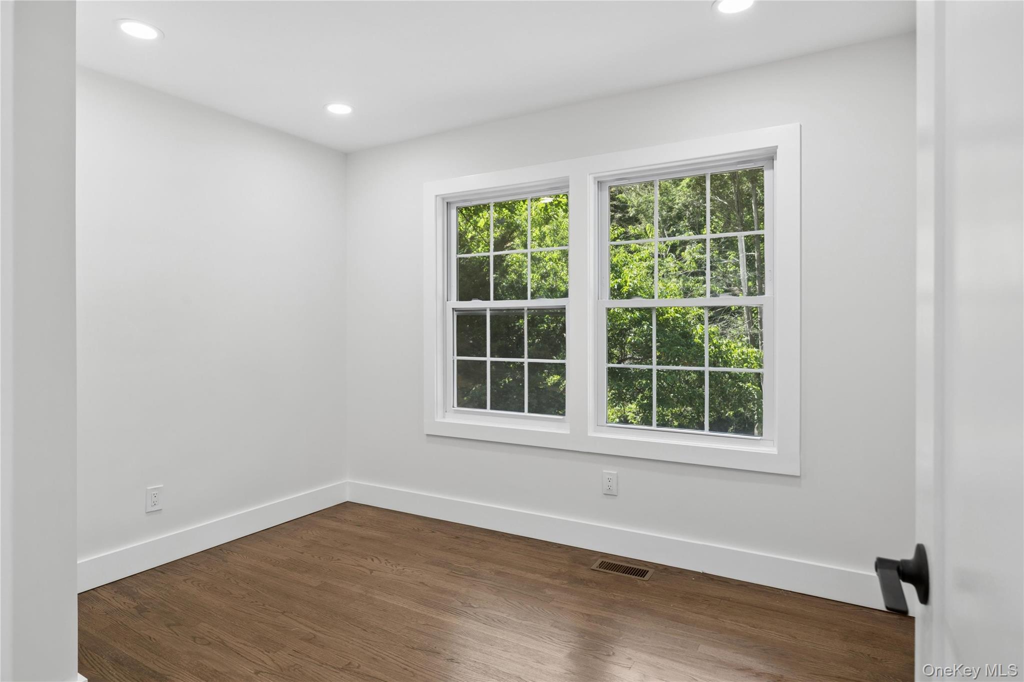 128 Crooked Hill Road