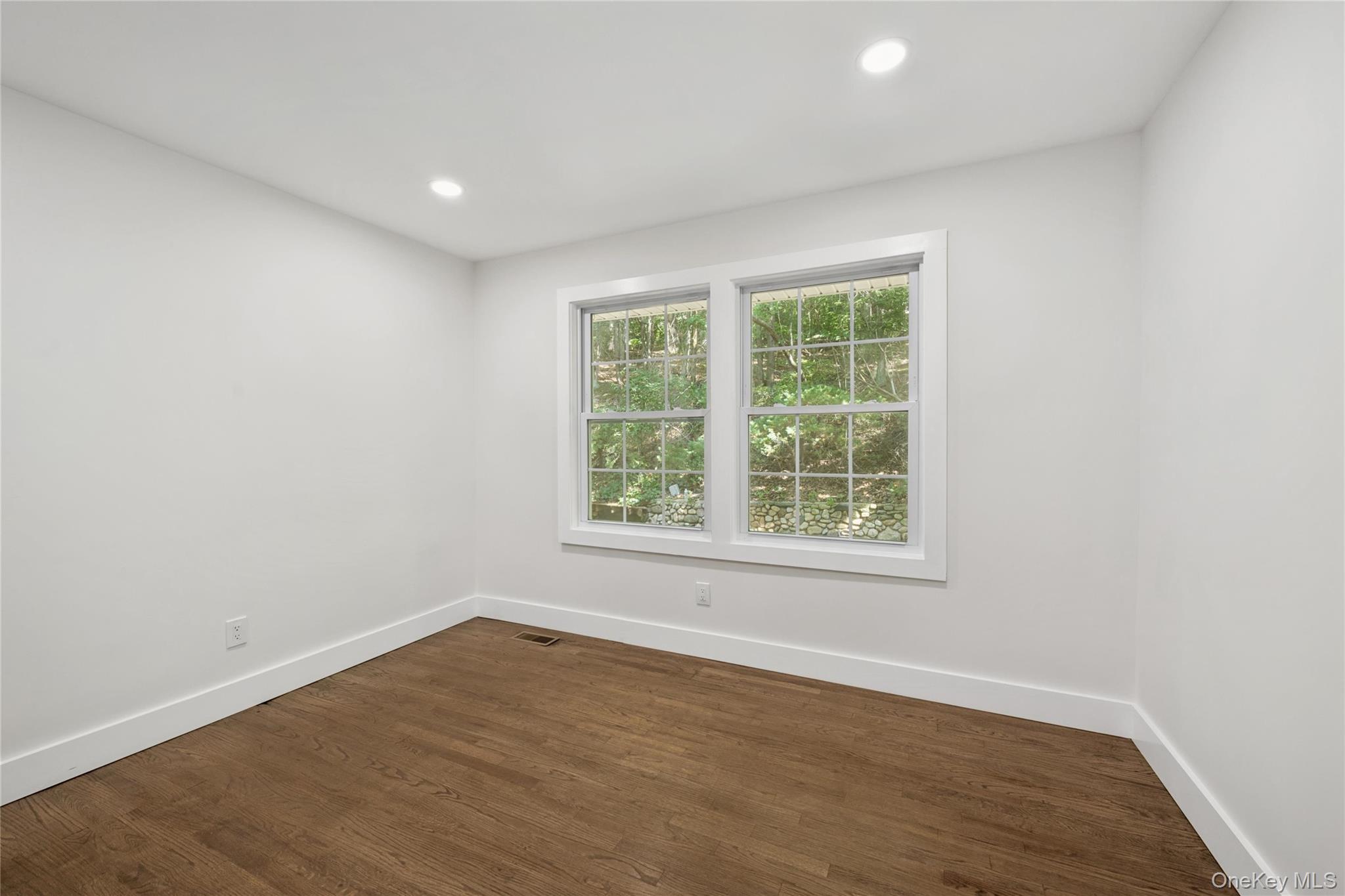 128 Crooked Hill Road