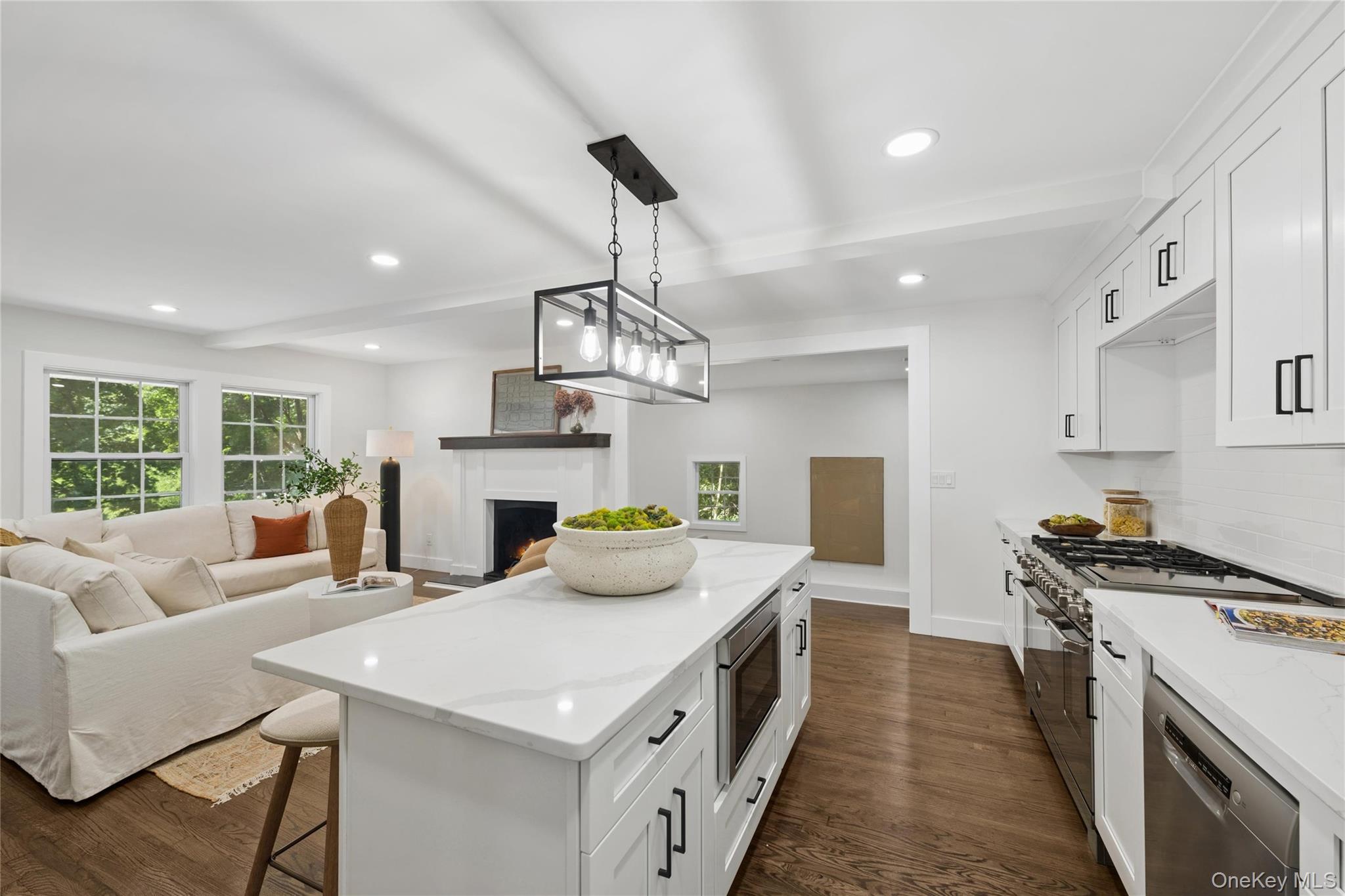128 Crooked Hill Road