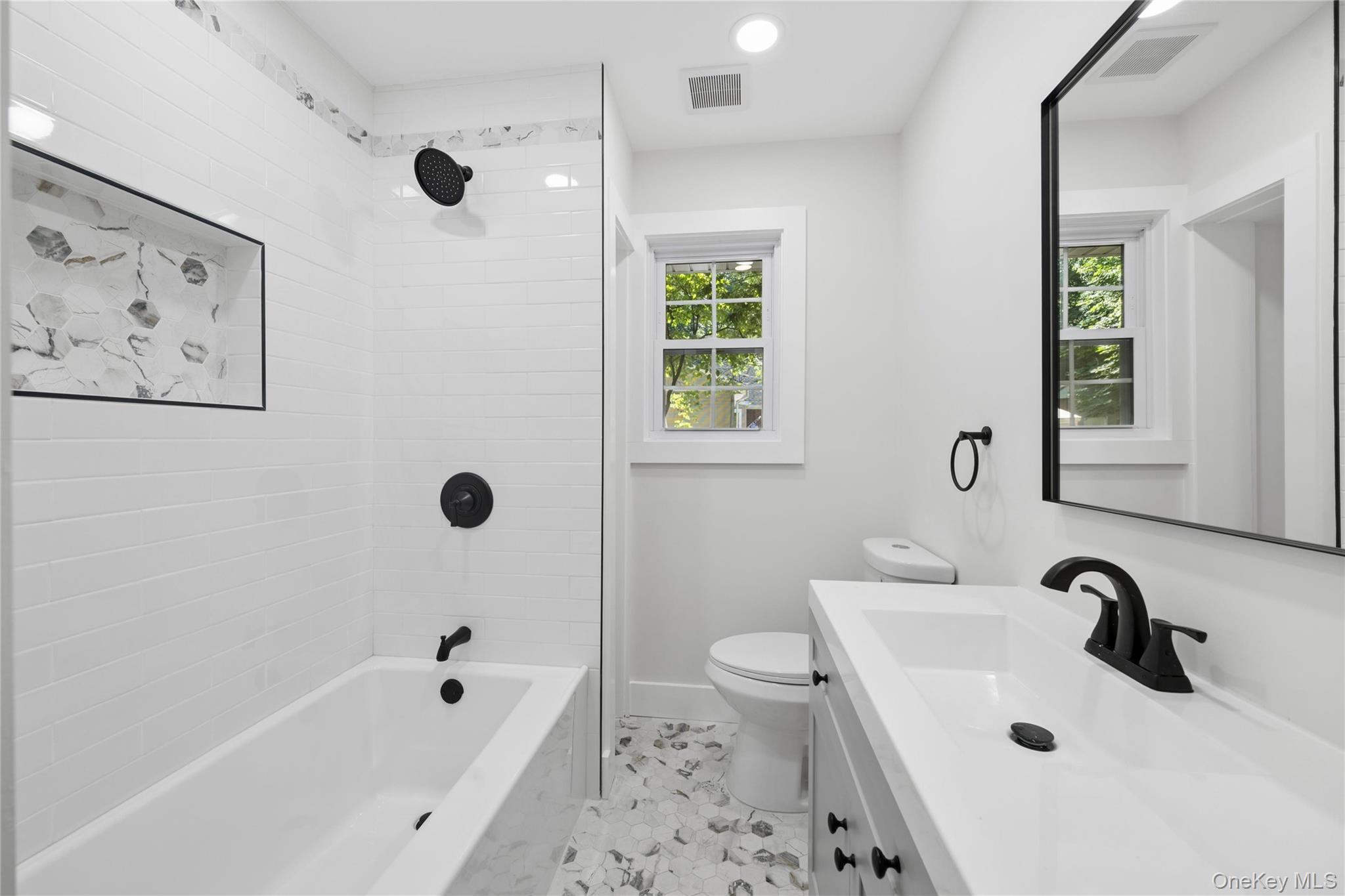 128 Crooked Hill Road