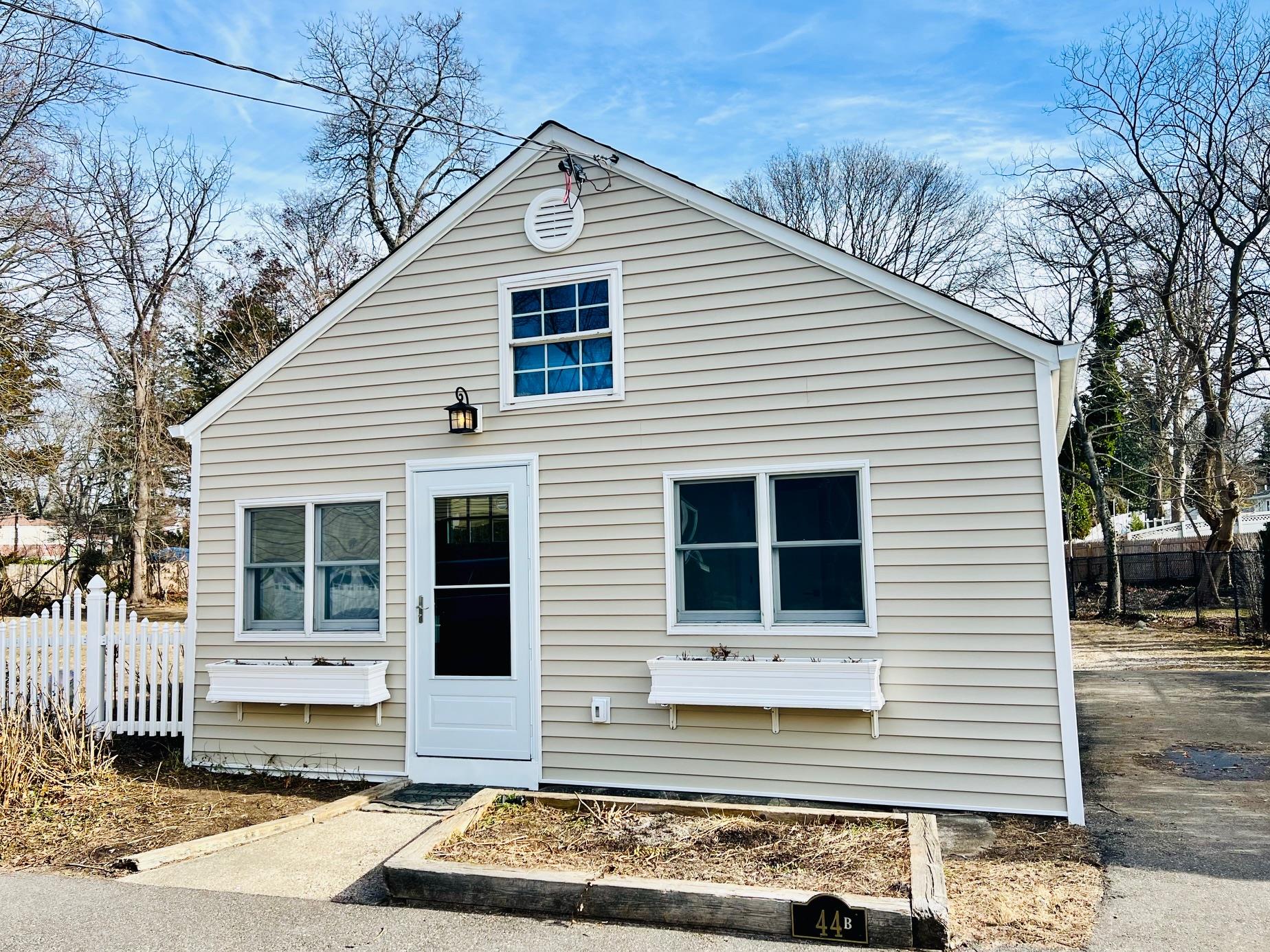 44B Catherine Street East Northport
