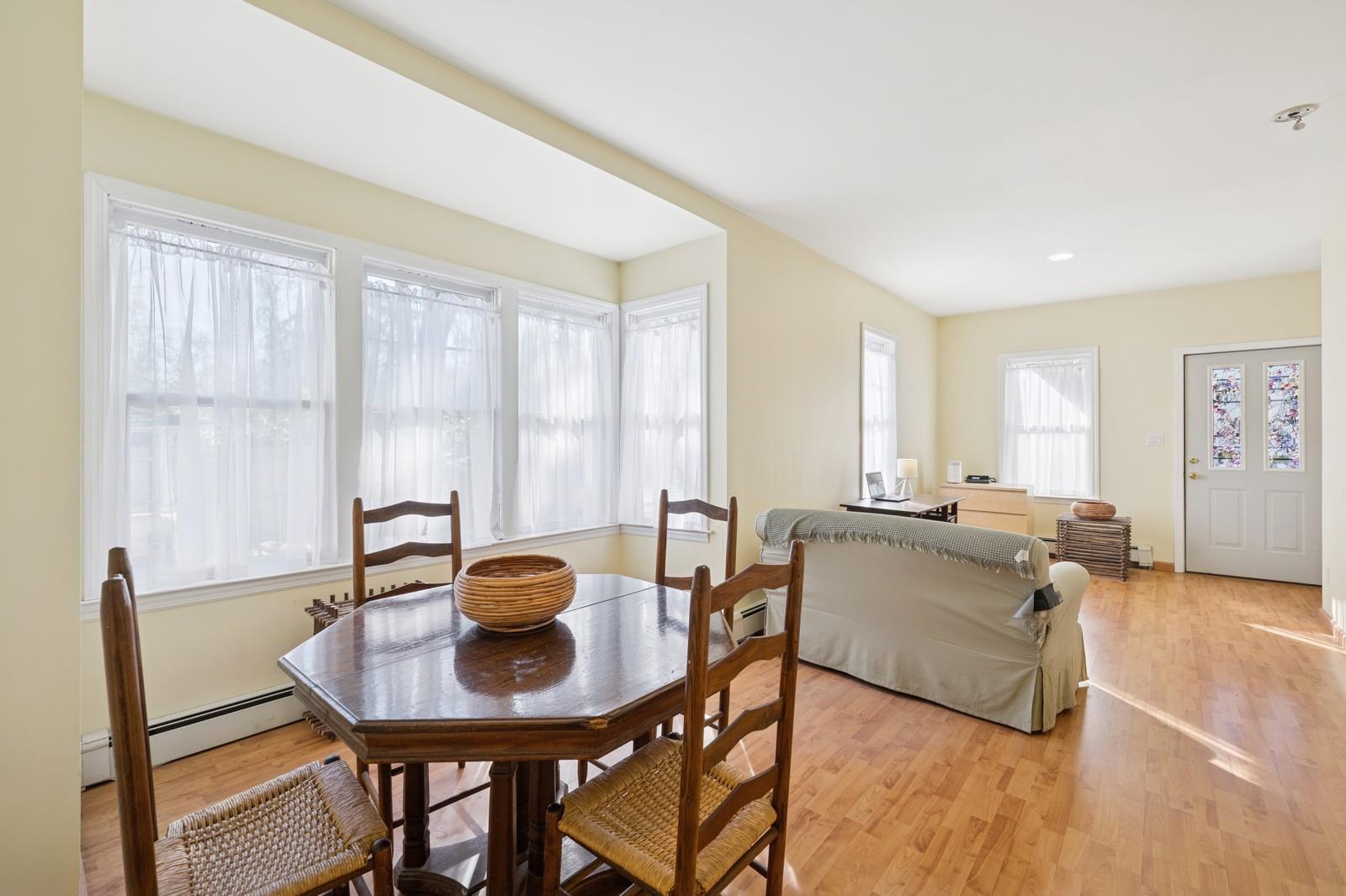 807 Meadow Road
