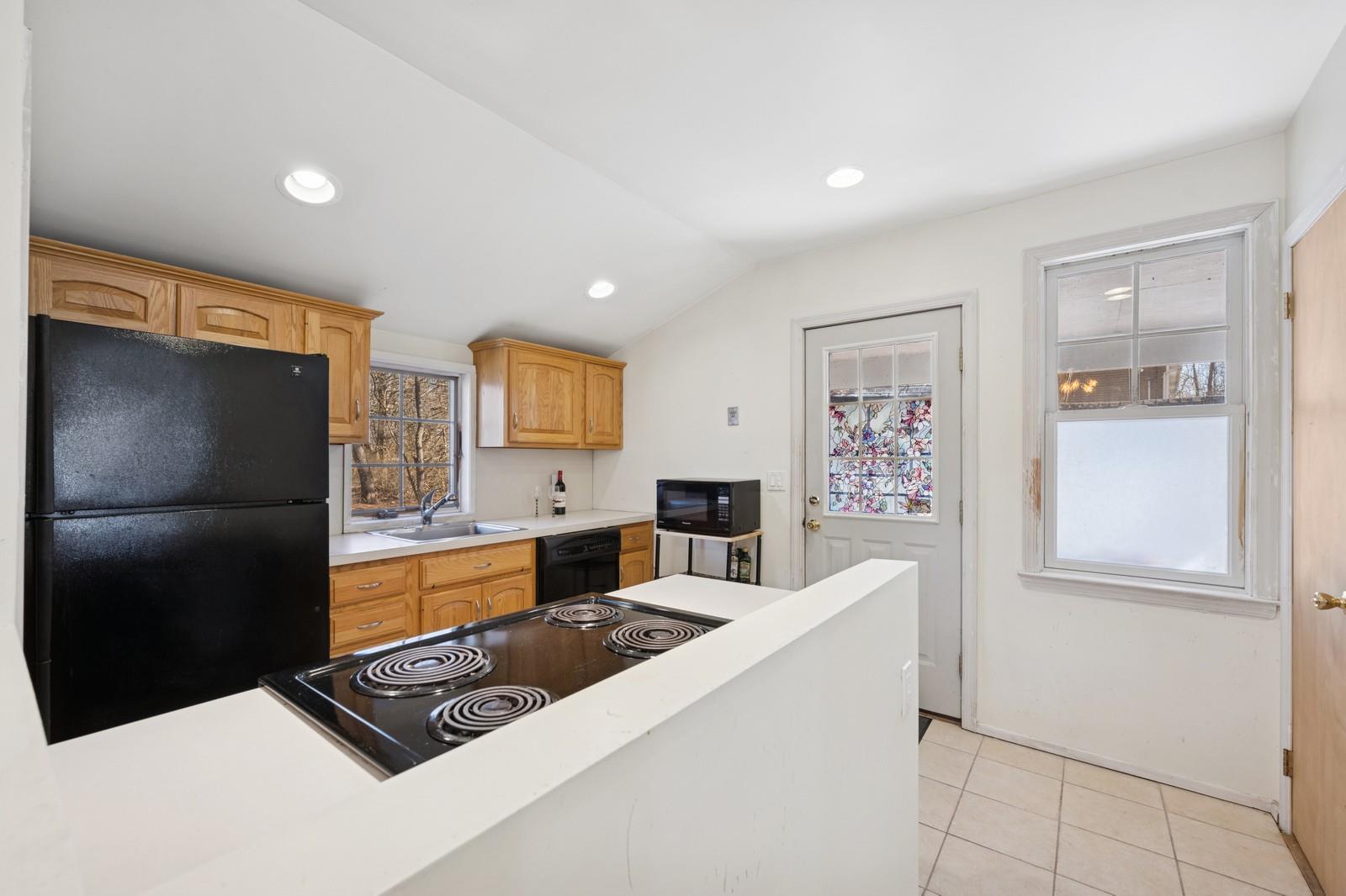 807 Meadow Road