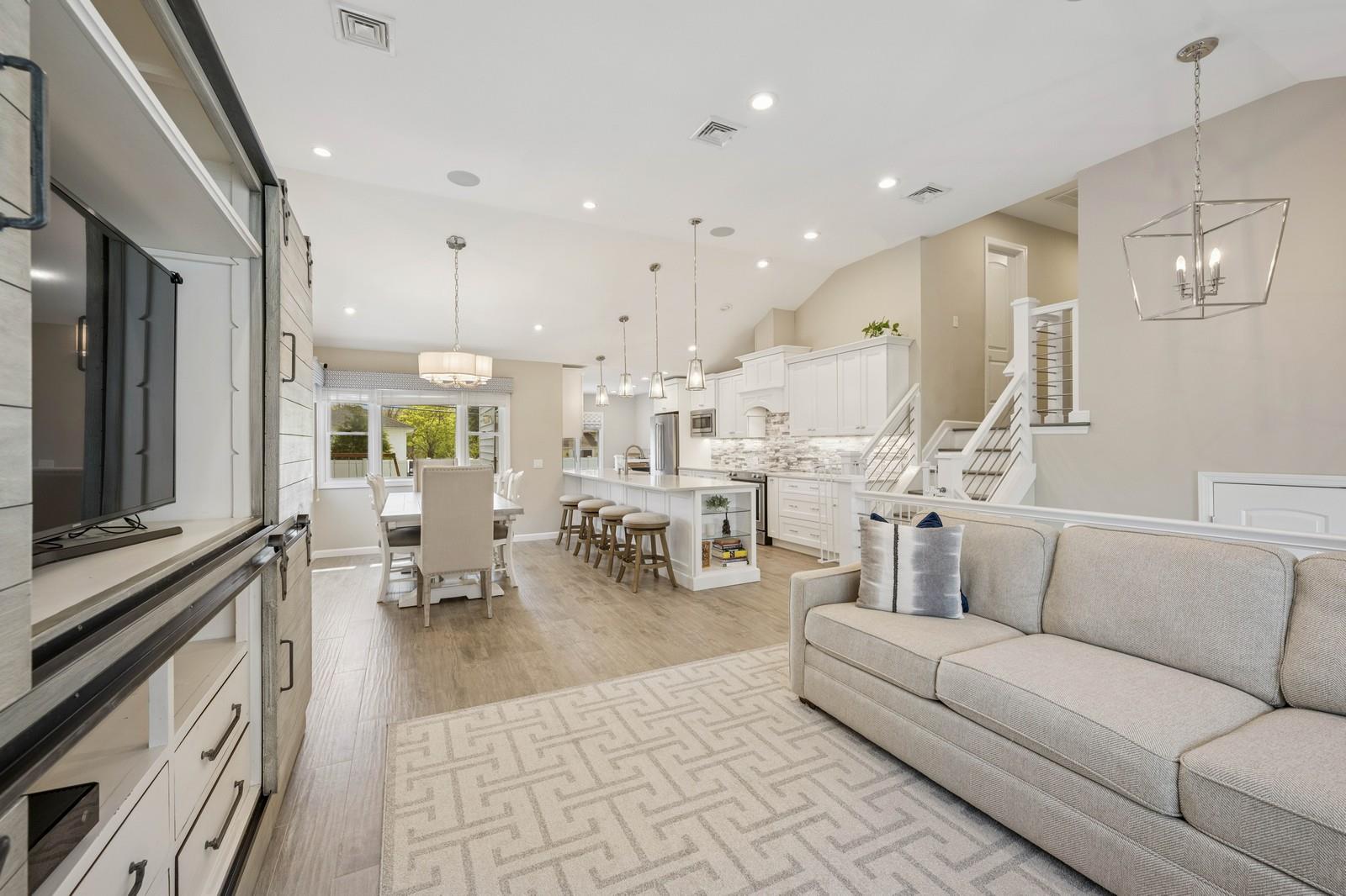 16 Maywood Place