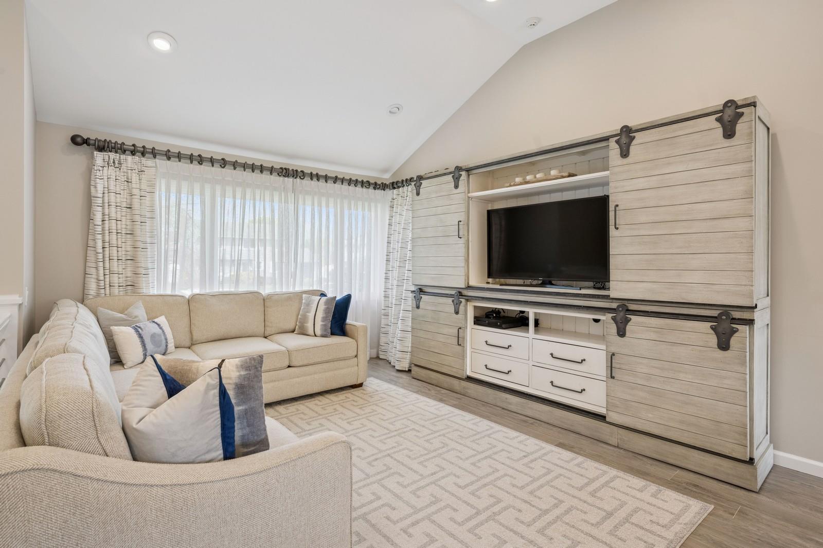 16 Maywood Place