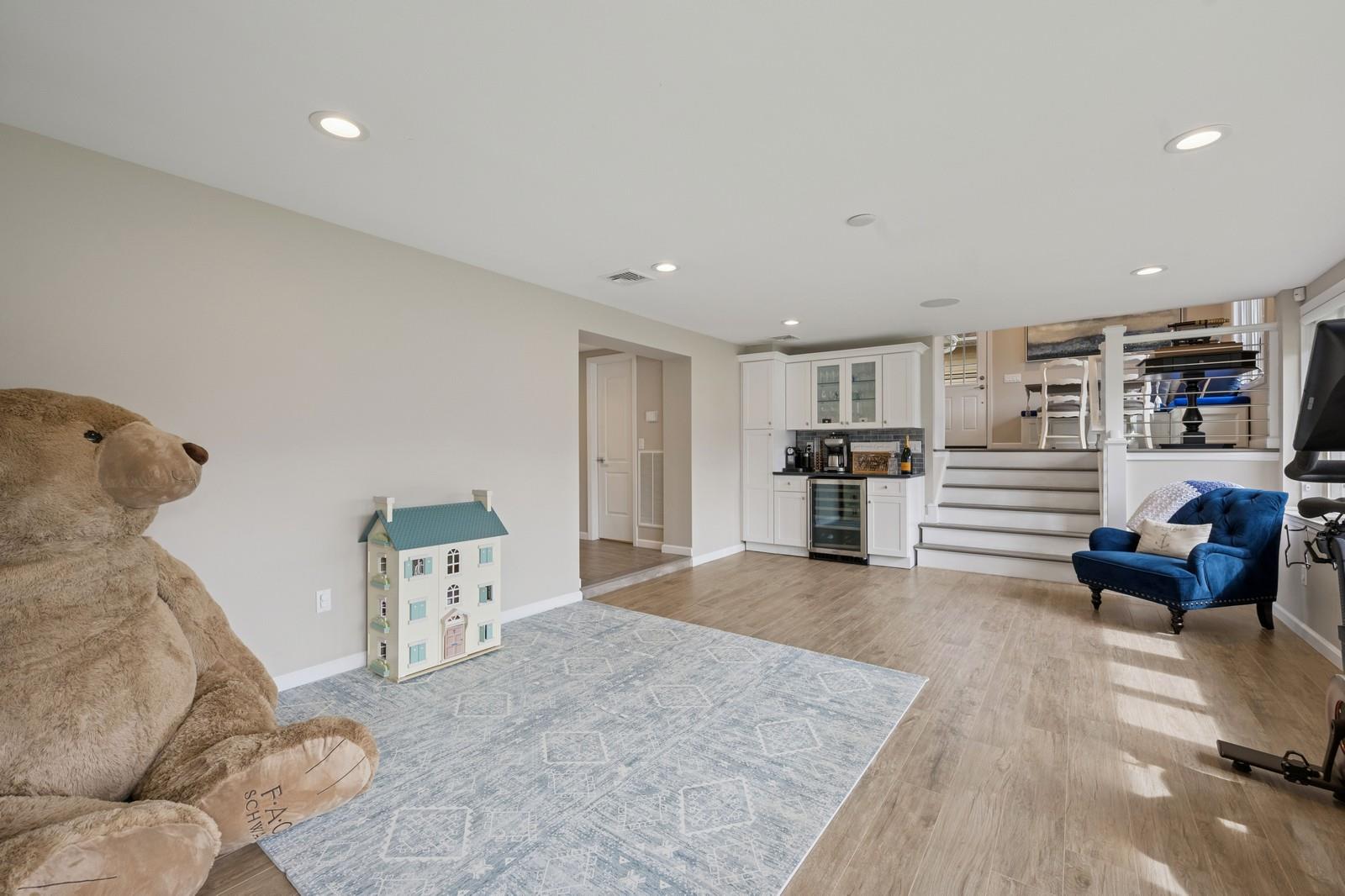 16 Maywood Place