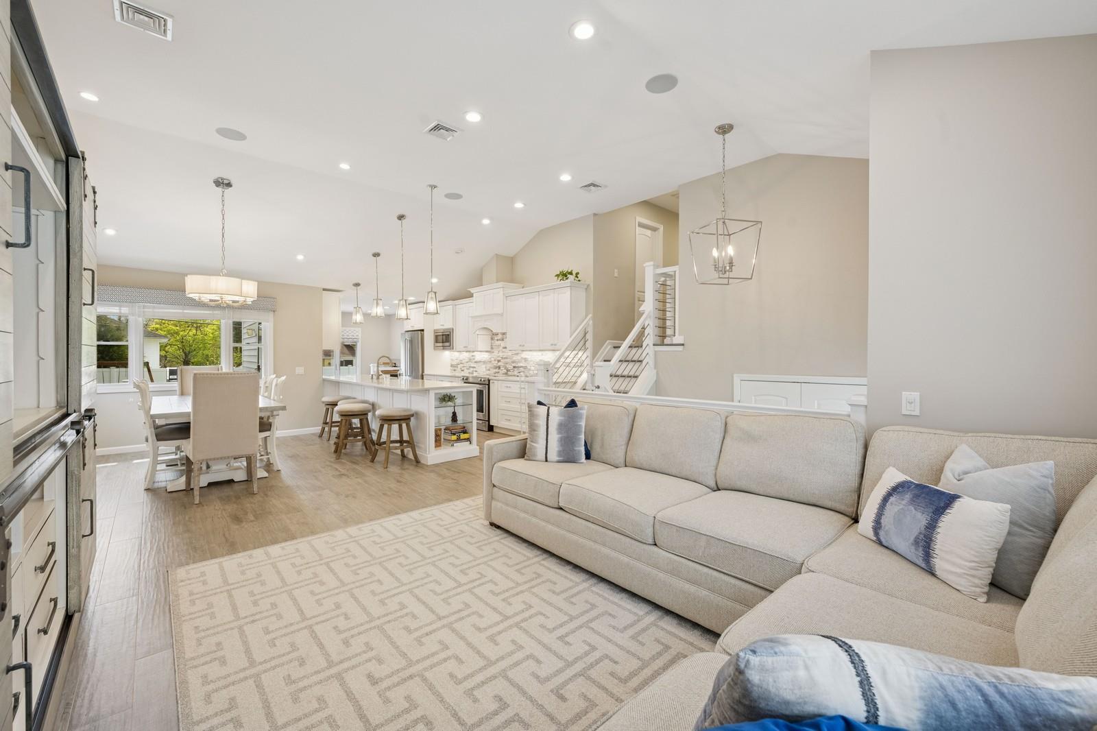 16 Maywood Place