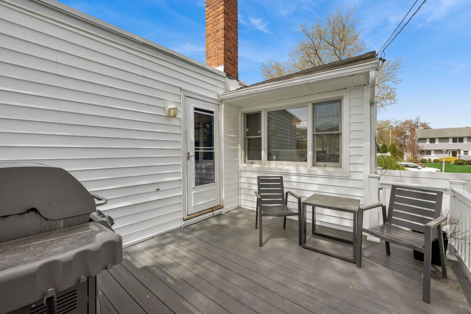 16 Maywood Place