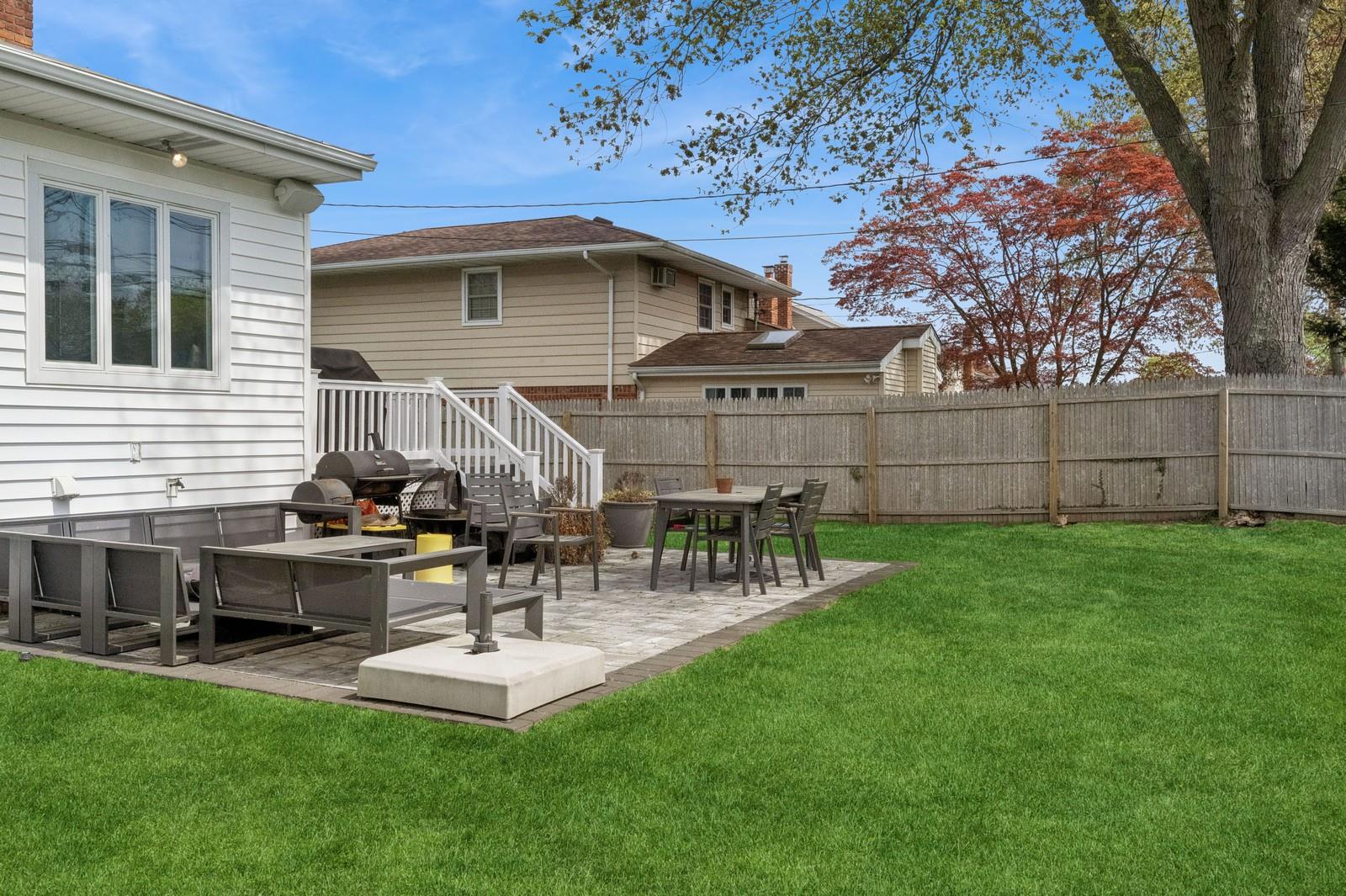 16 Maywood Place