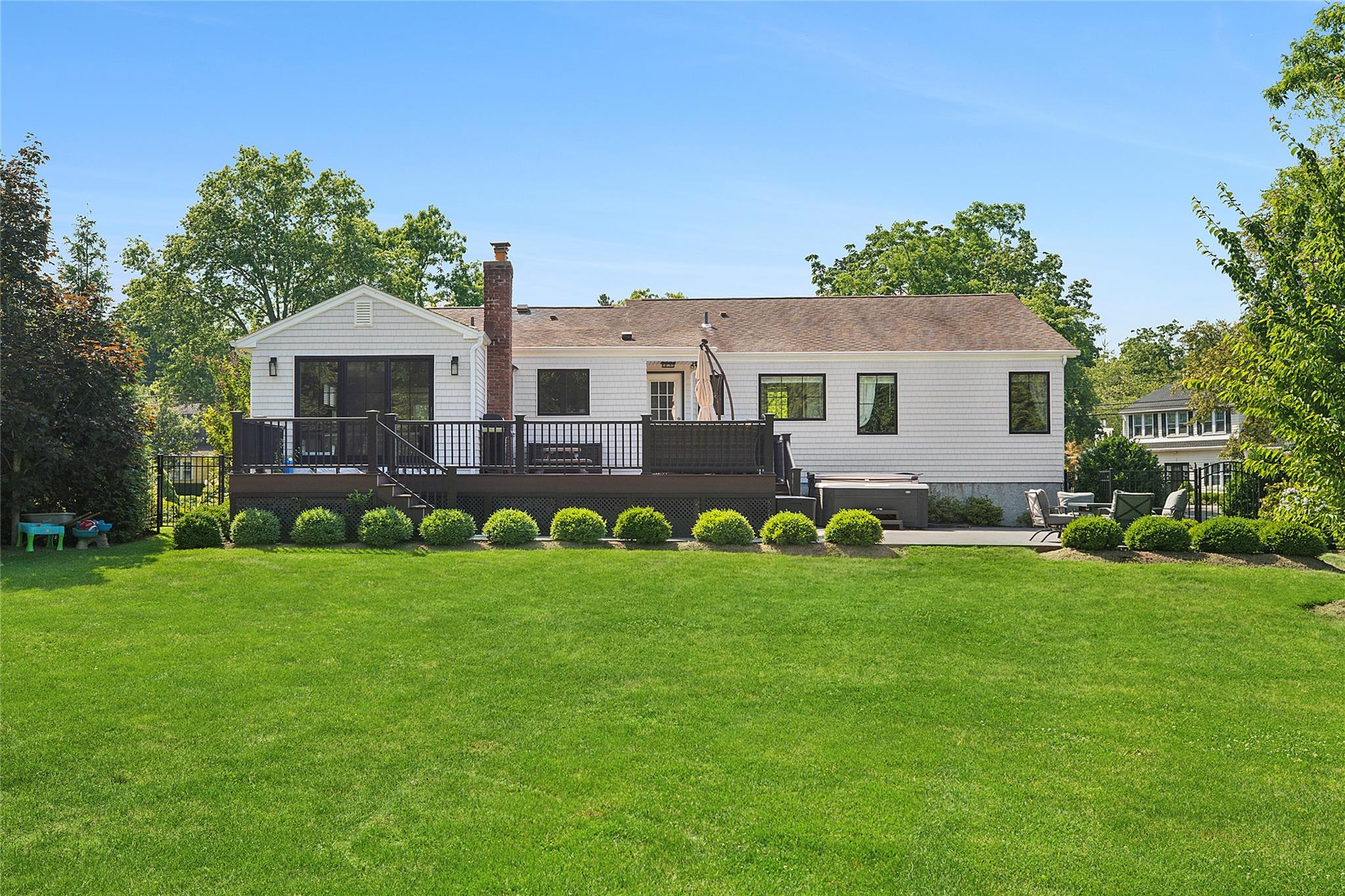 6 Village Way