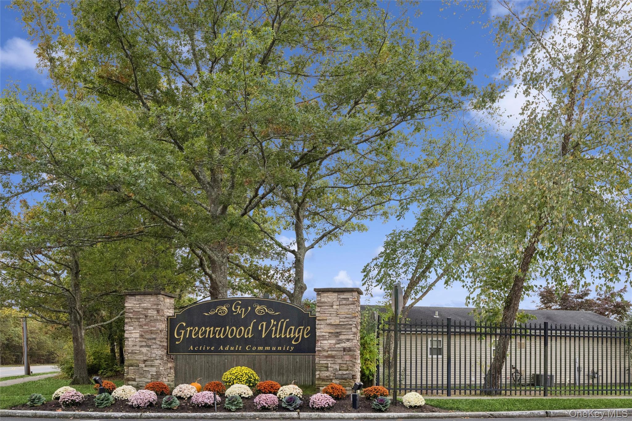 99 Village Circle W