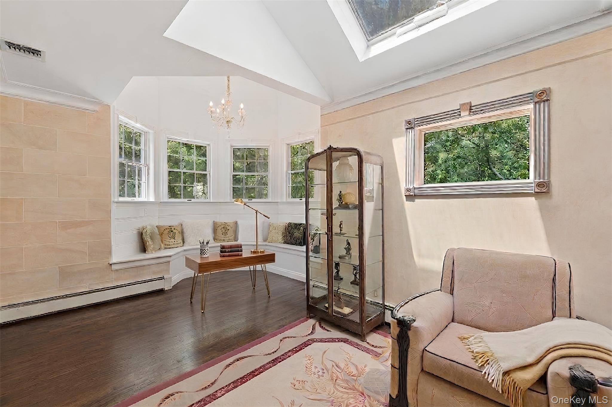 602A Twin Hills Court
