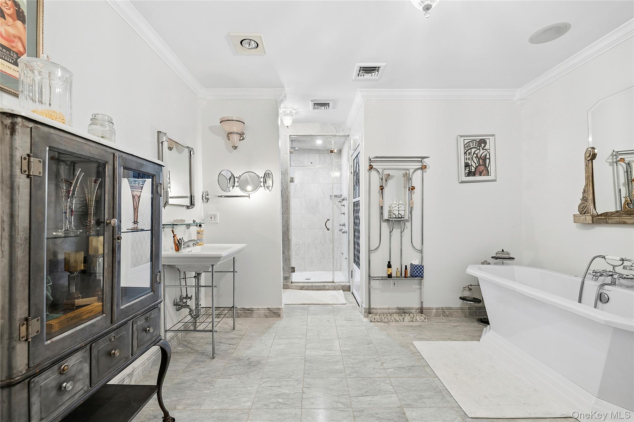 602A Twin Hills Court