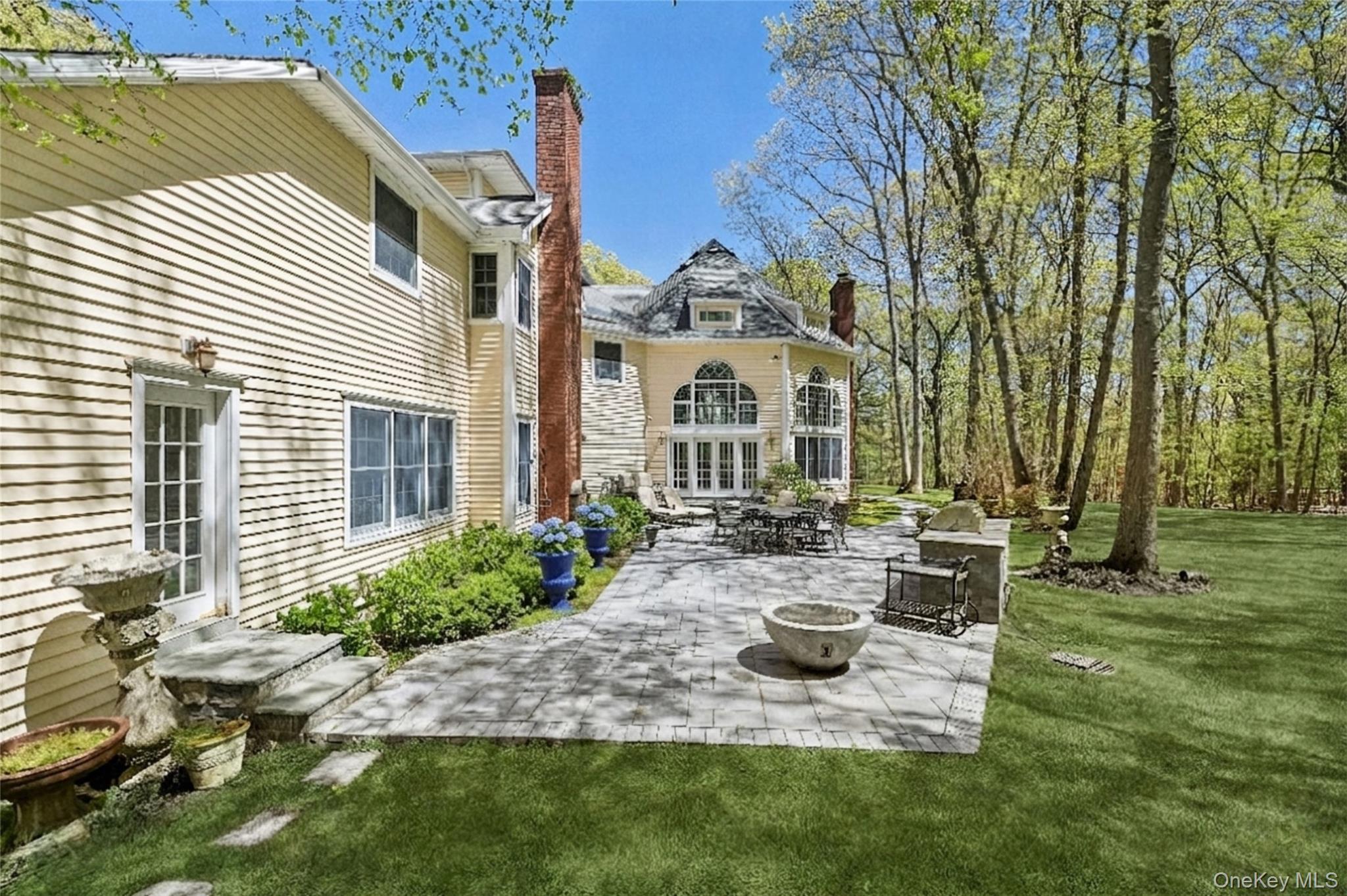 602A Twin Hills Court