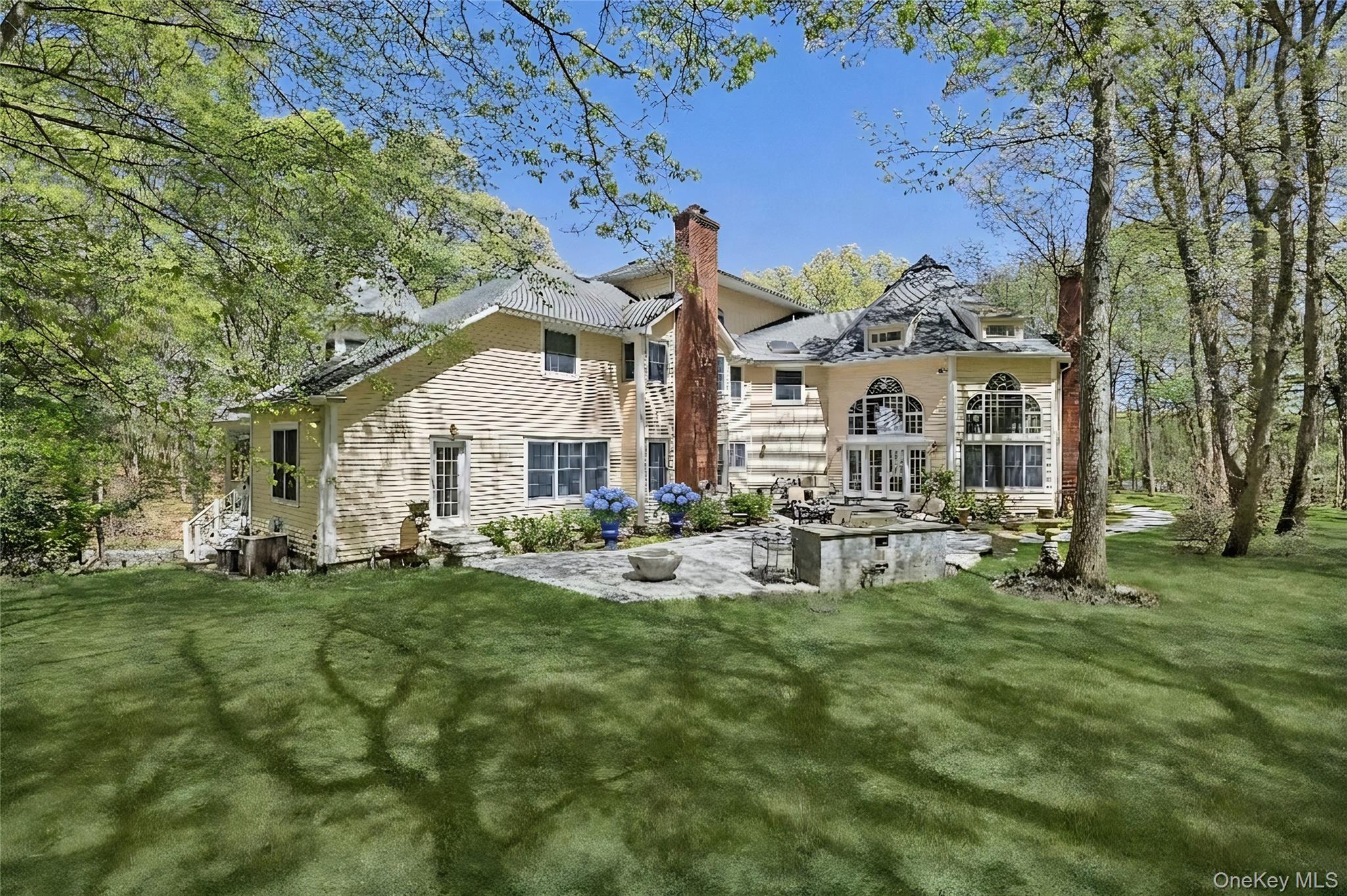 602A Twin Hills Court