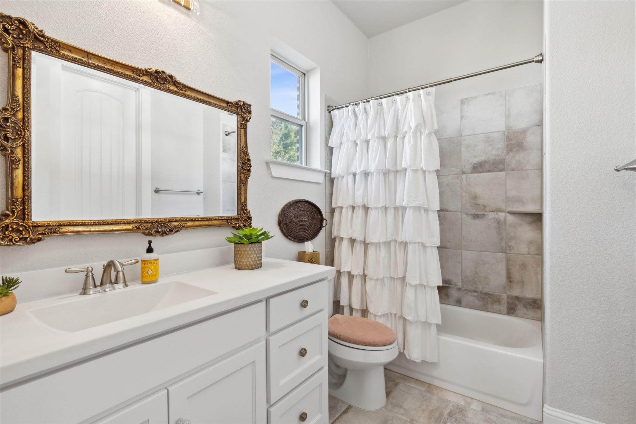 2005 Tremont Boulevard