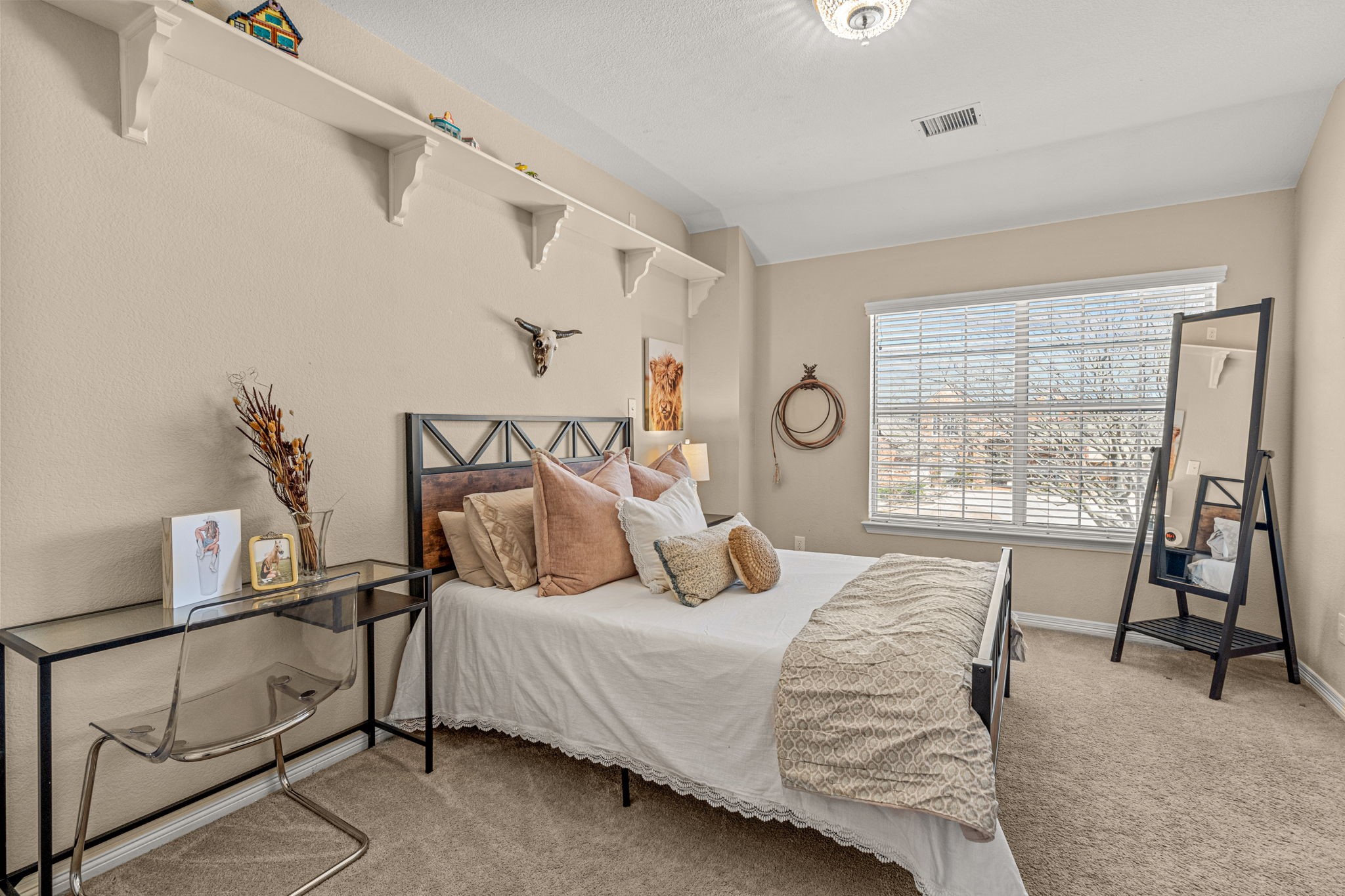 5201 Arbor Hollow Drive