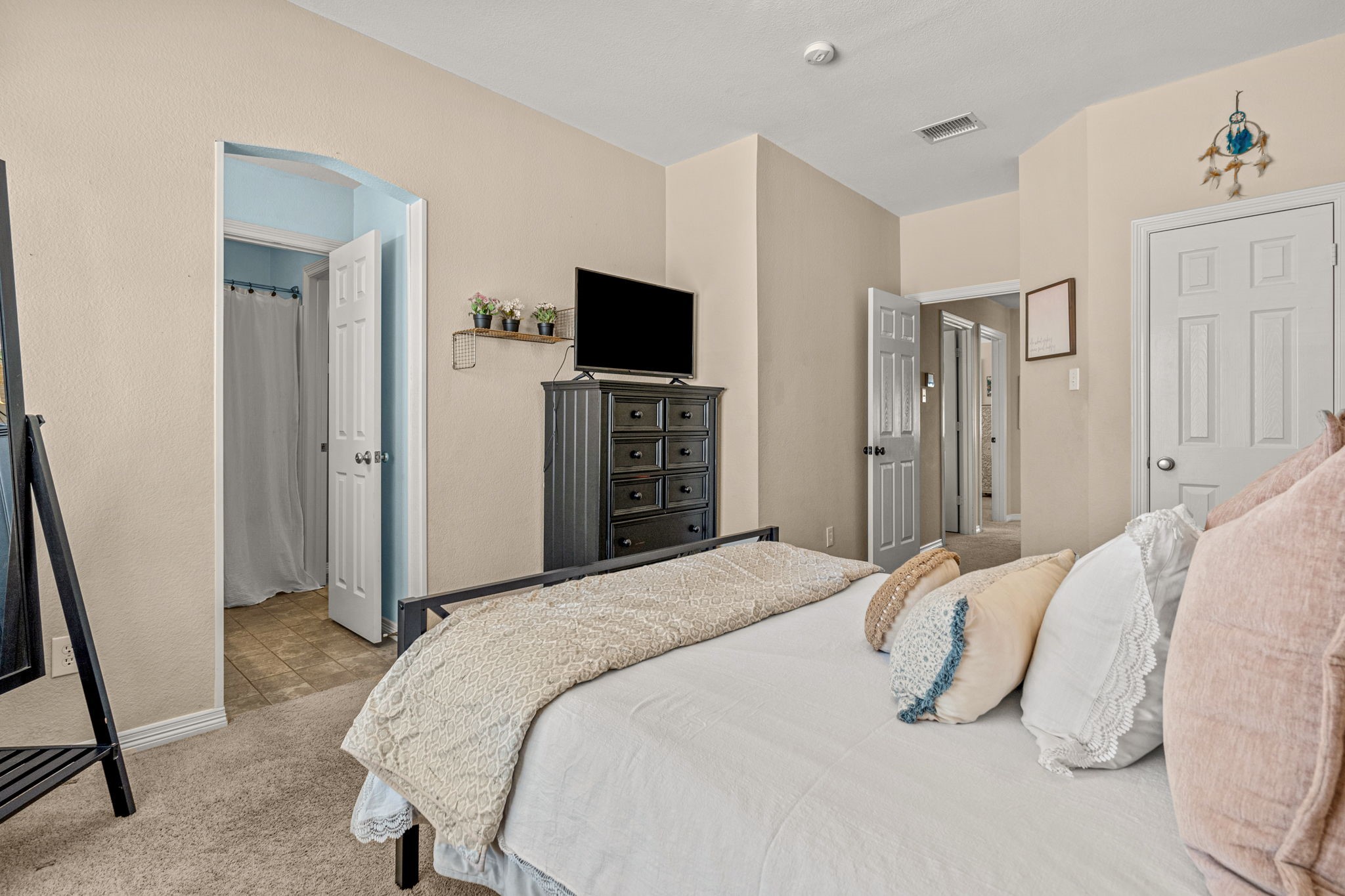 5201 Arbor Hollow Drive