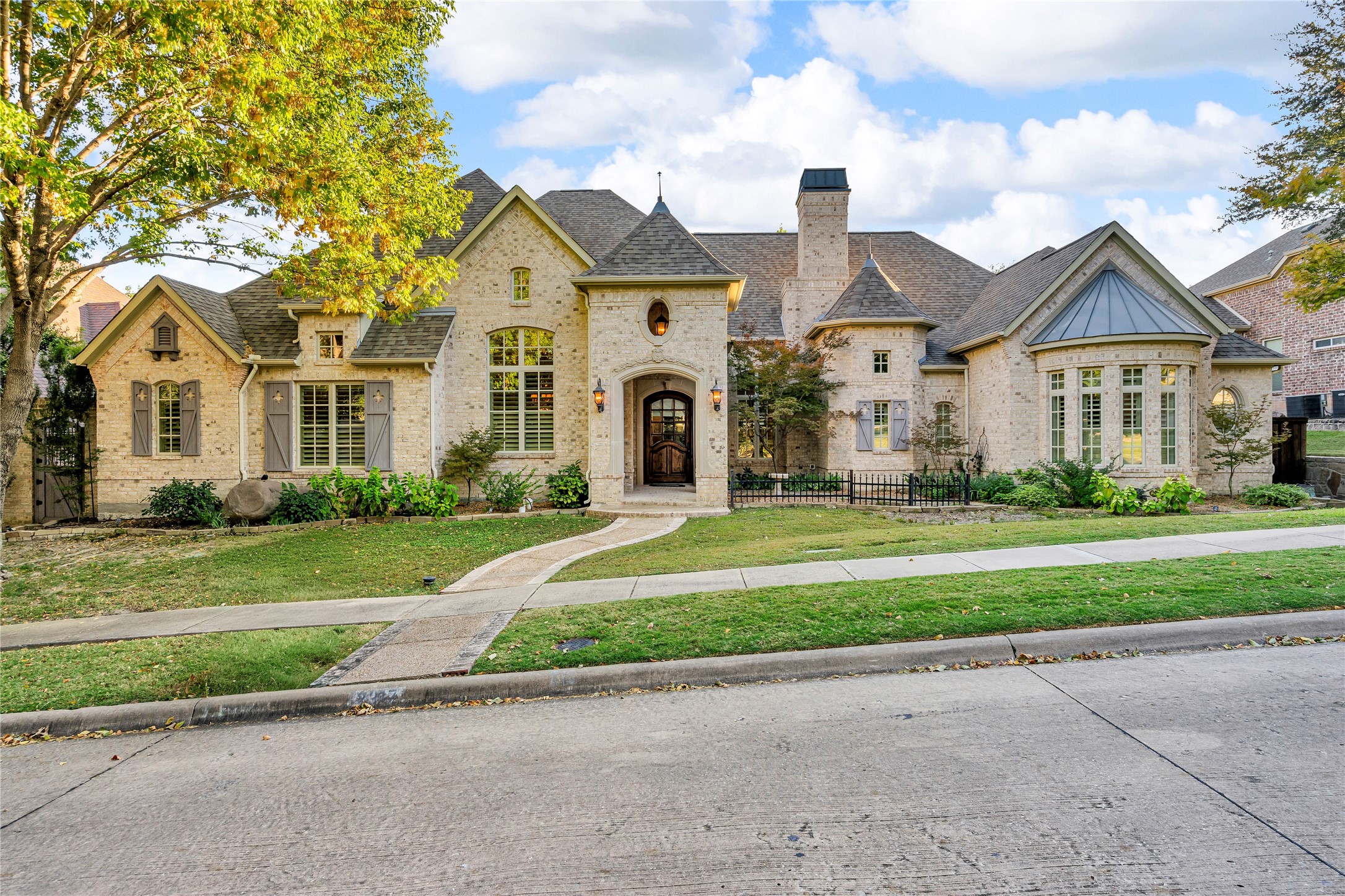 2317 Highgate Drive