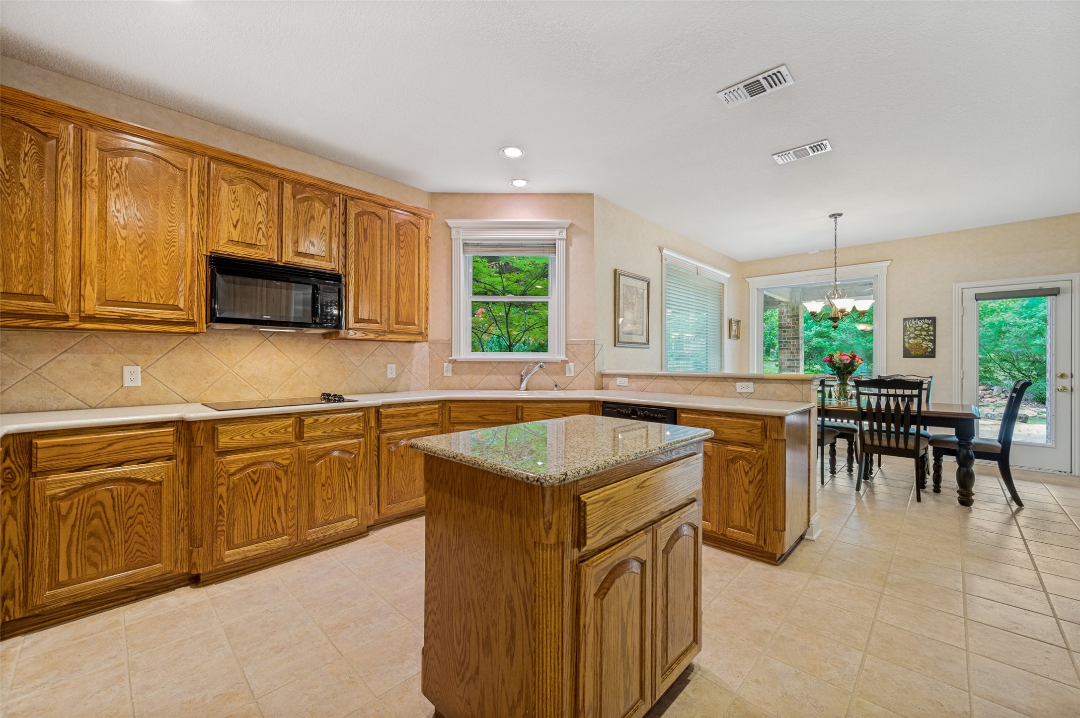 501 Arthur Court