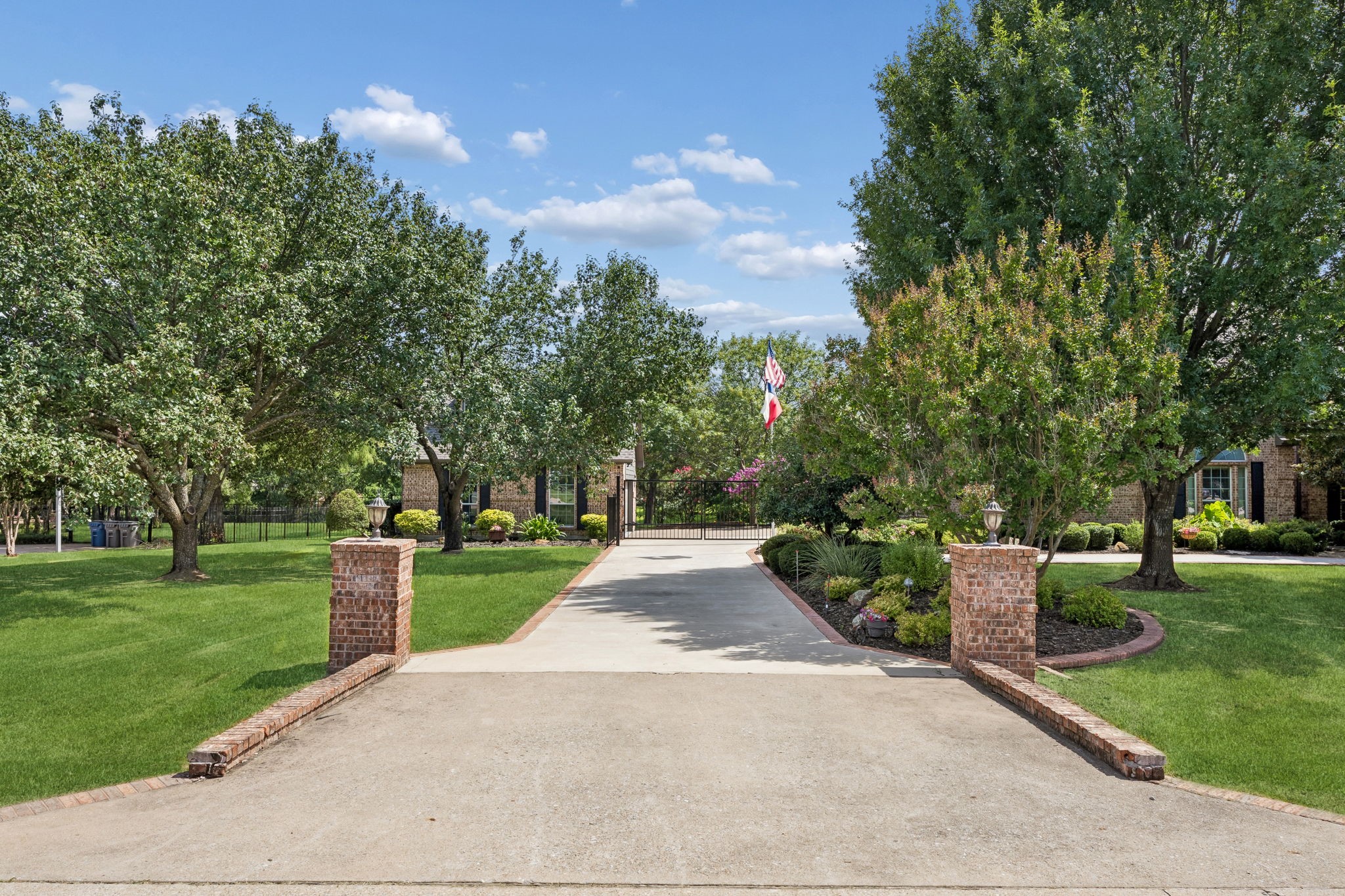 240 Arthur Court