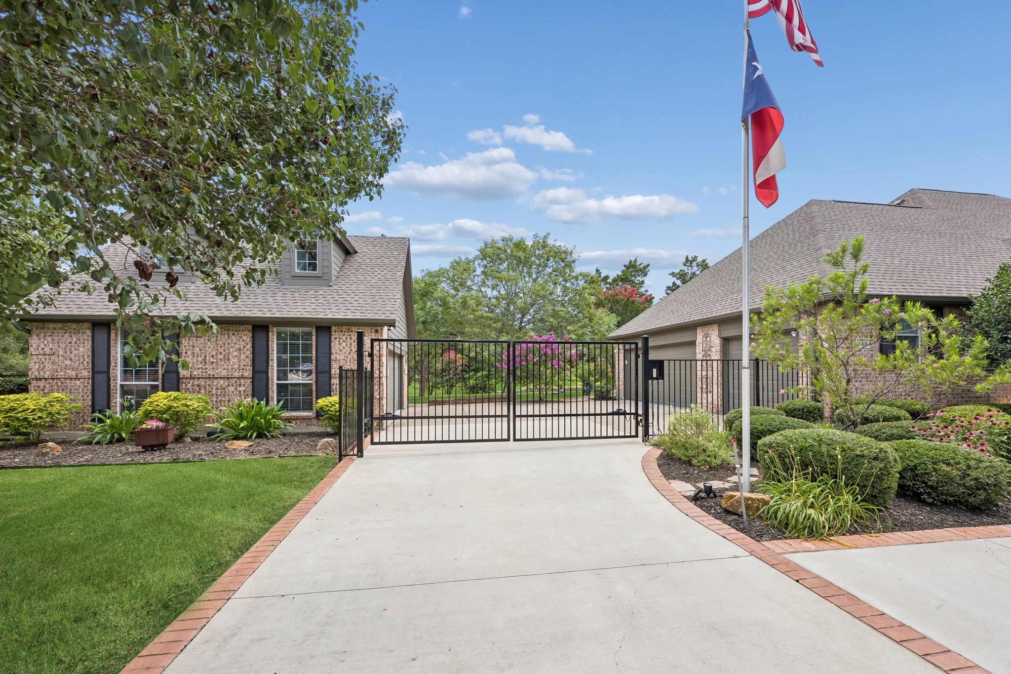 240 Arthur Court