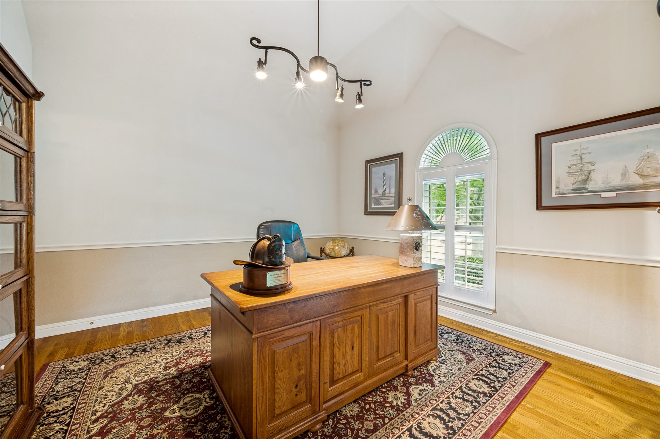 501 Arthur Court