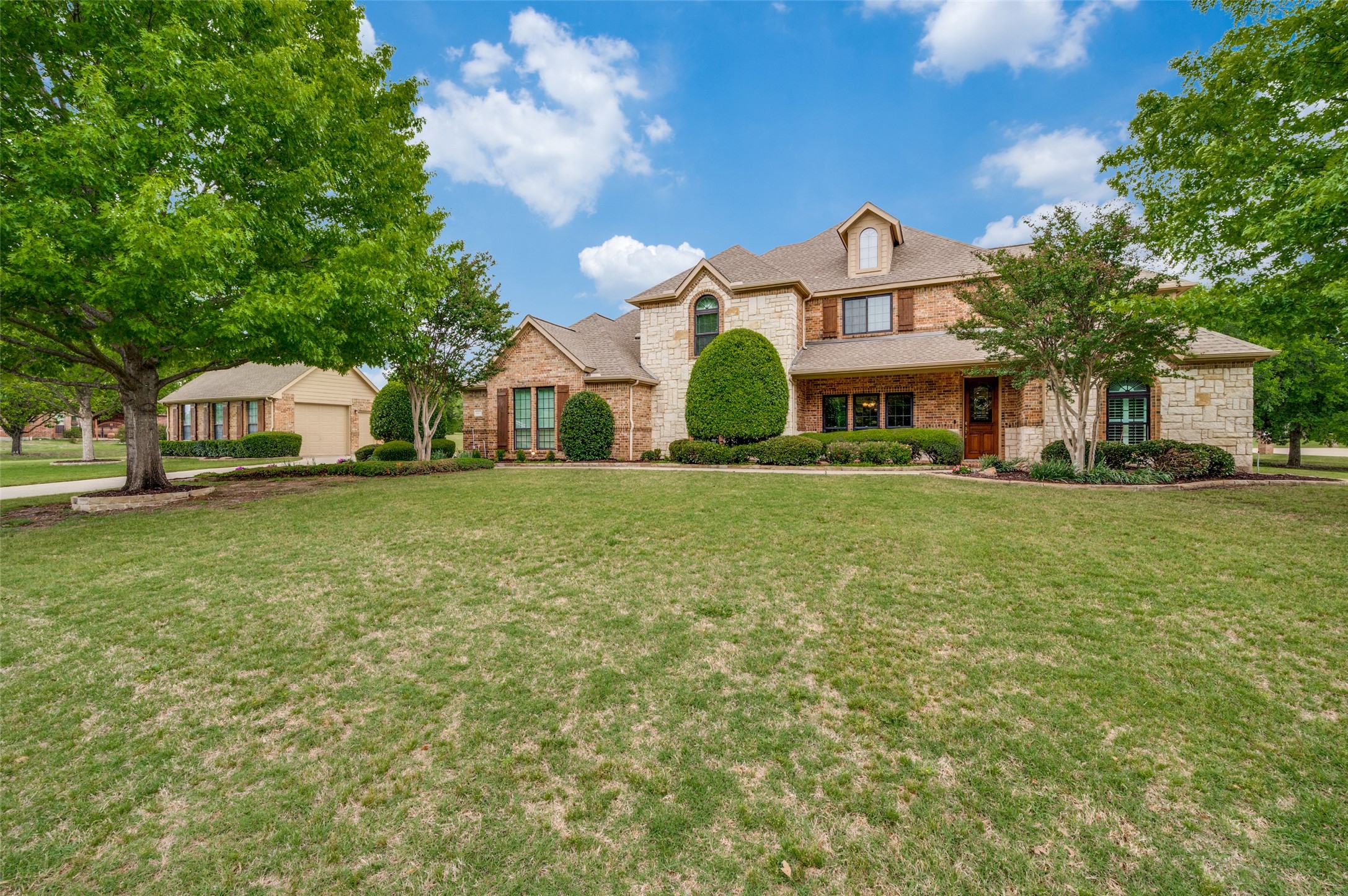 501 Arthur Court