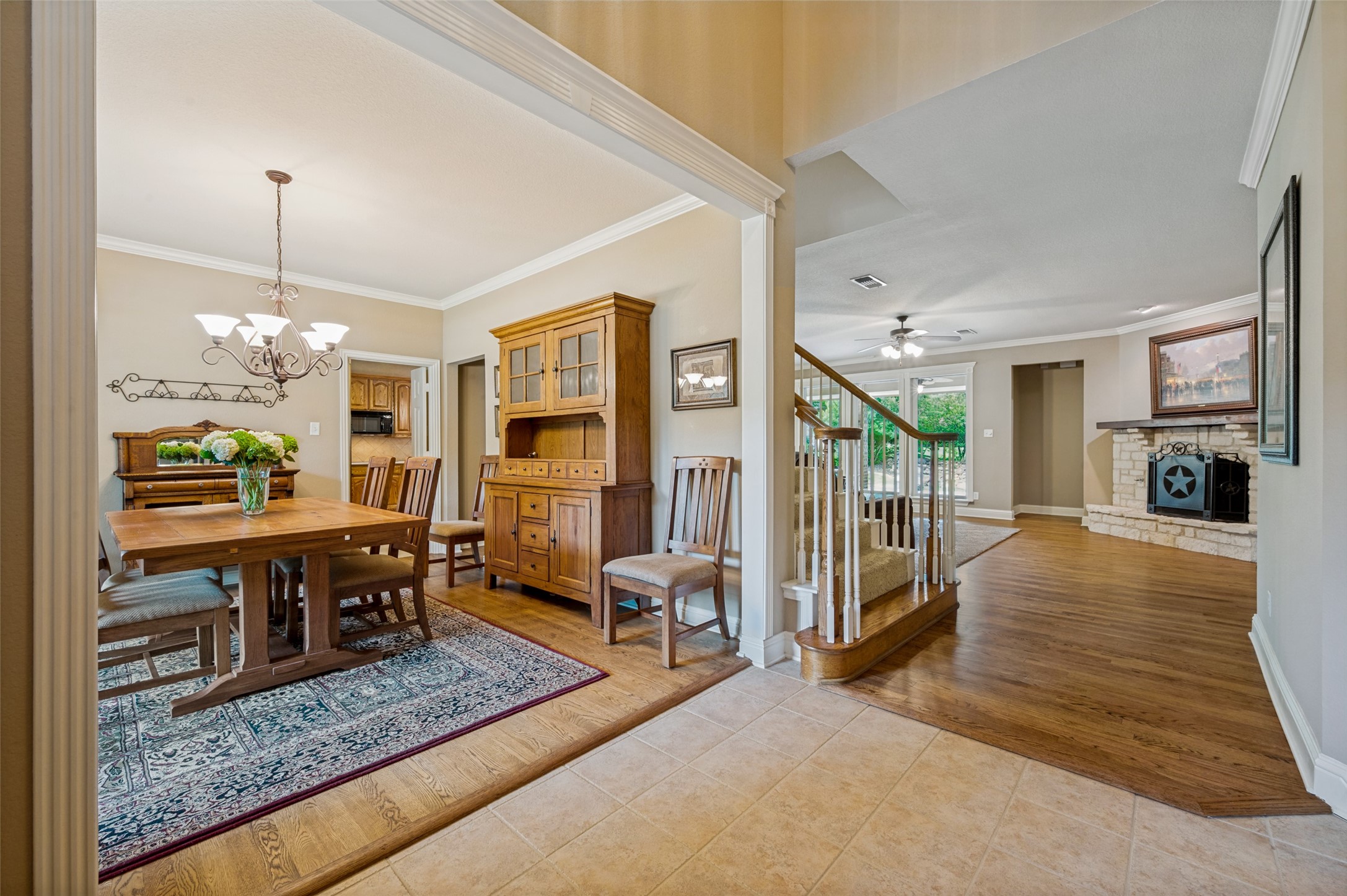 501 Arthur Court
