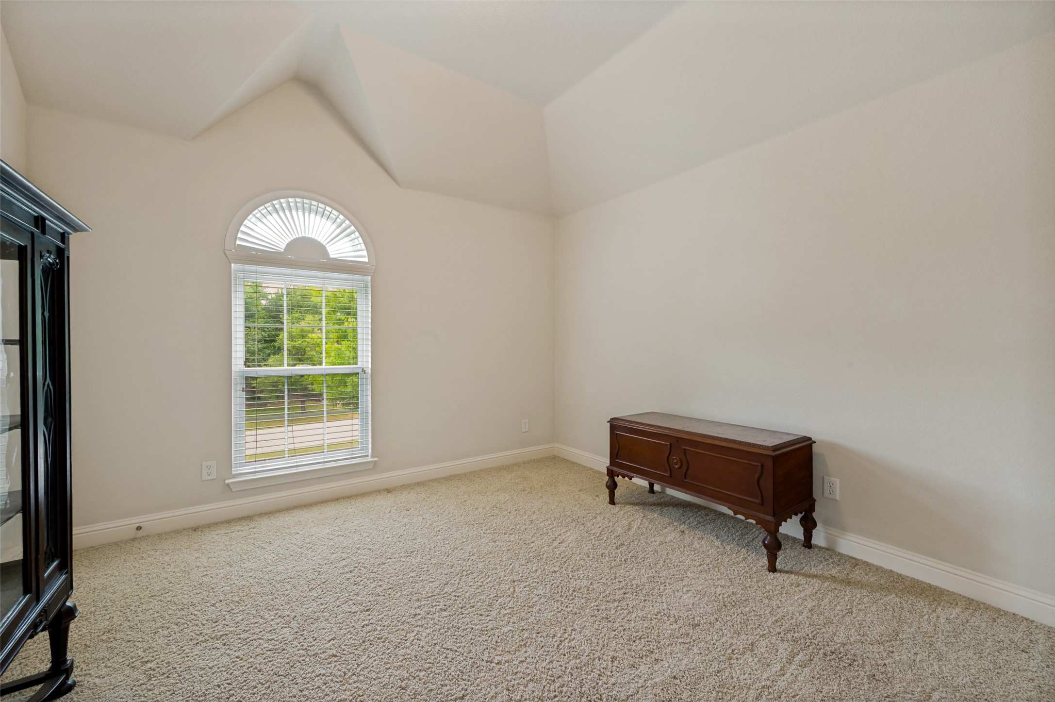 501 Arthur Court