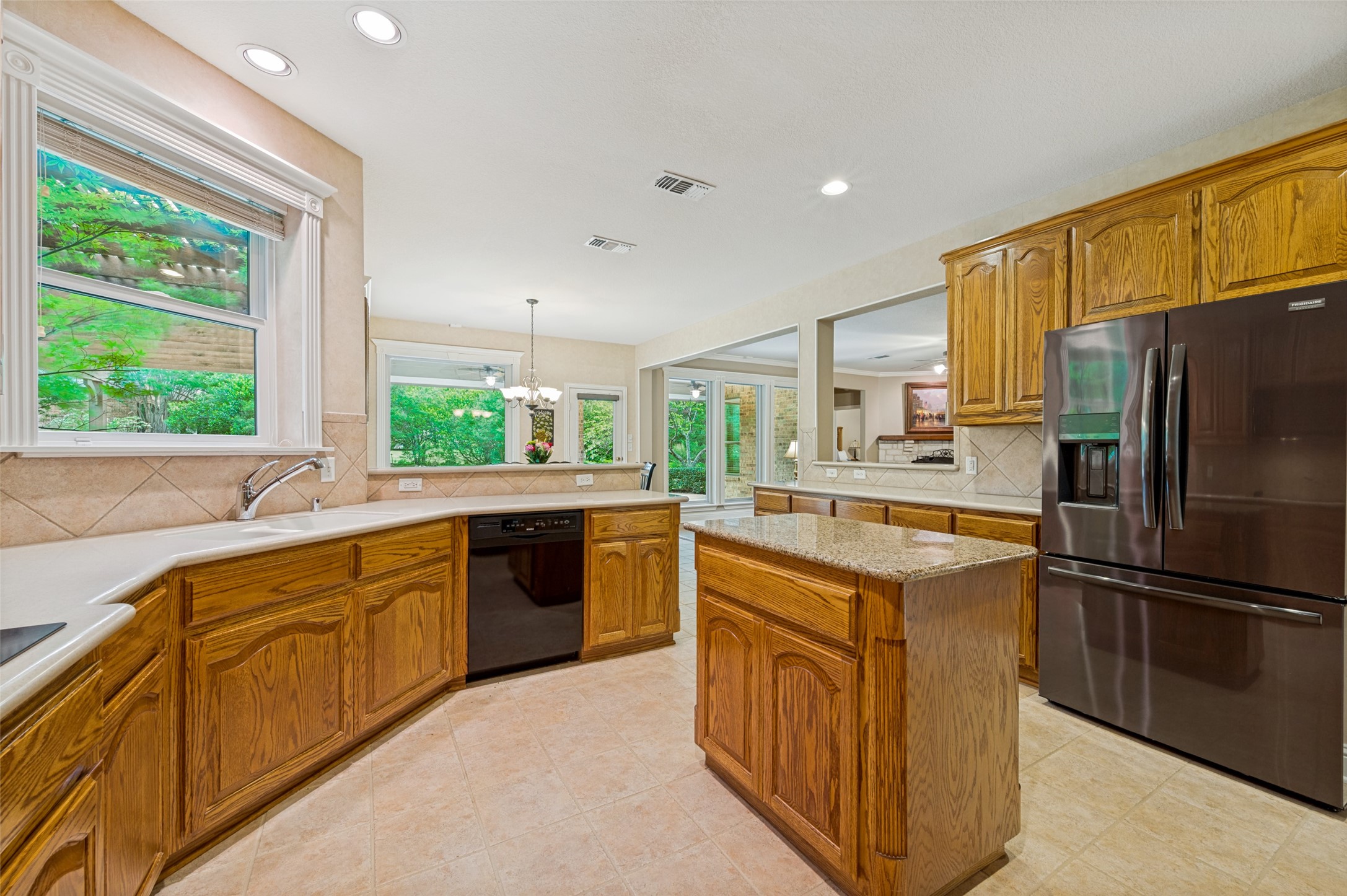 501 Arthur Court