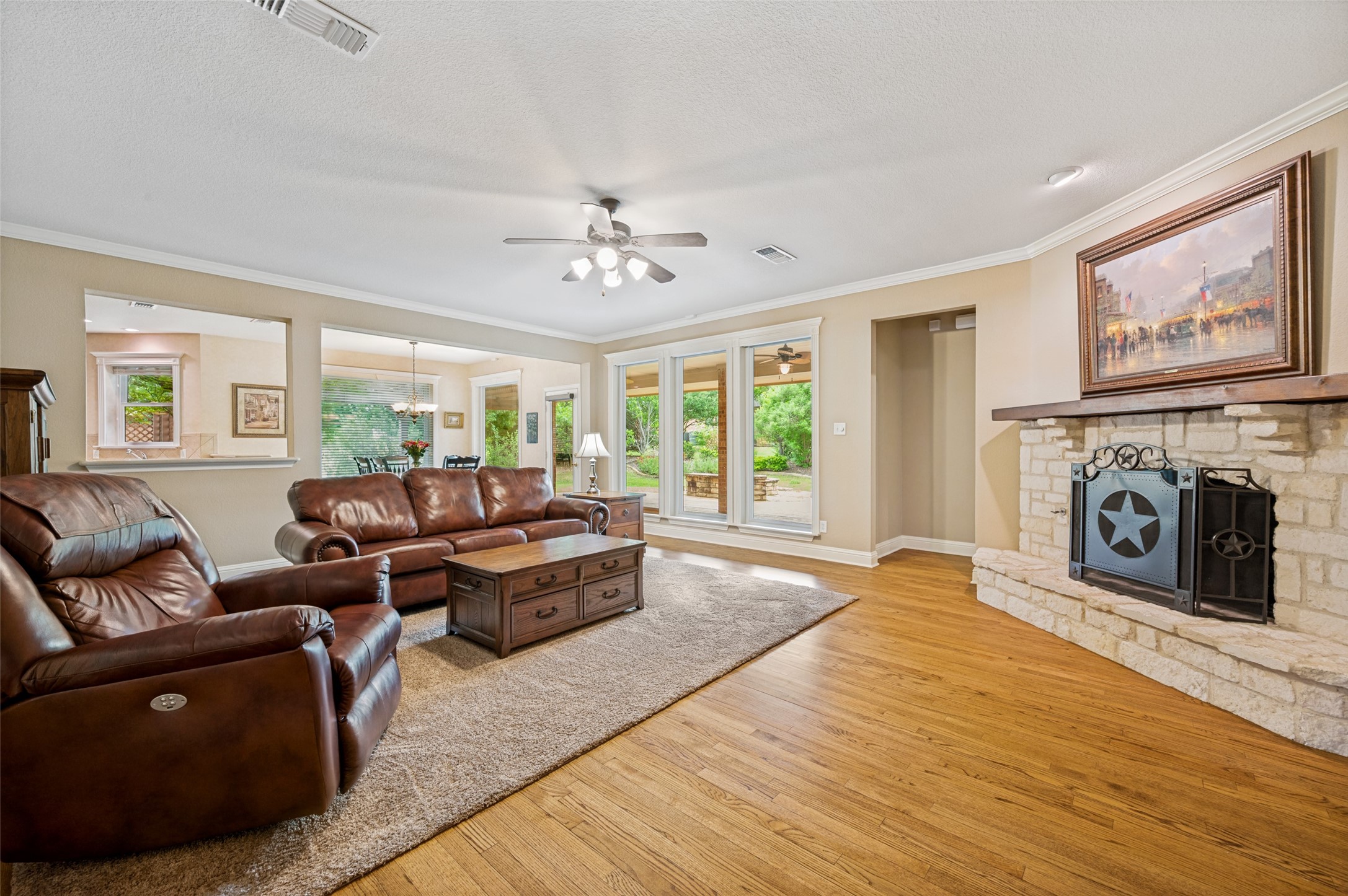 501 Arthur Court