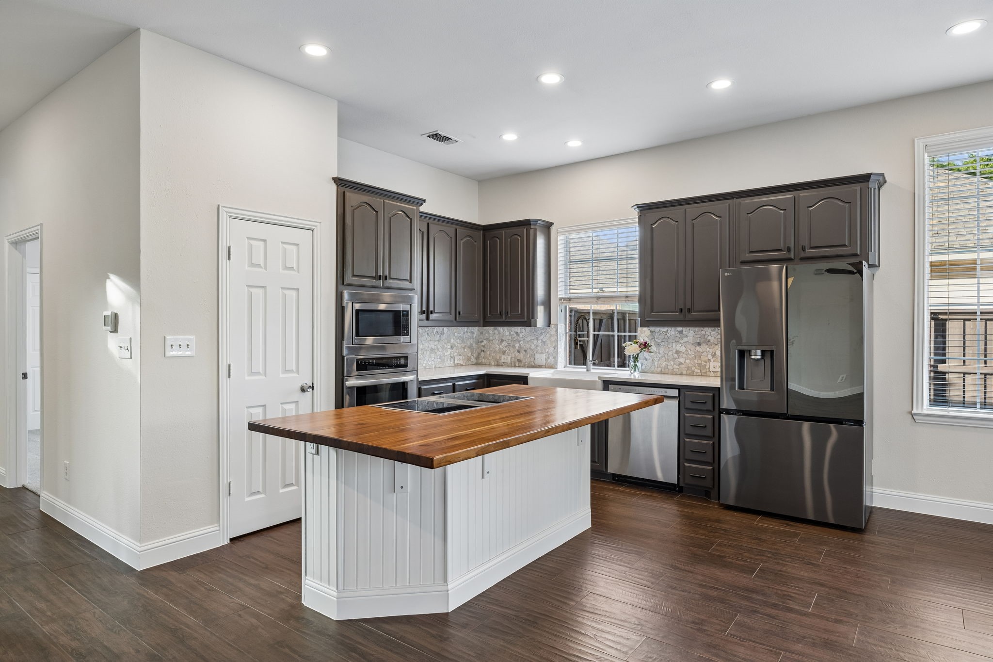2713 Greenview Drive